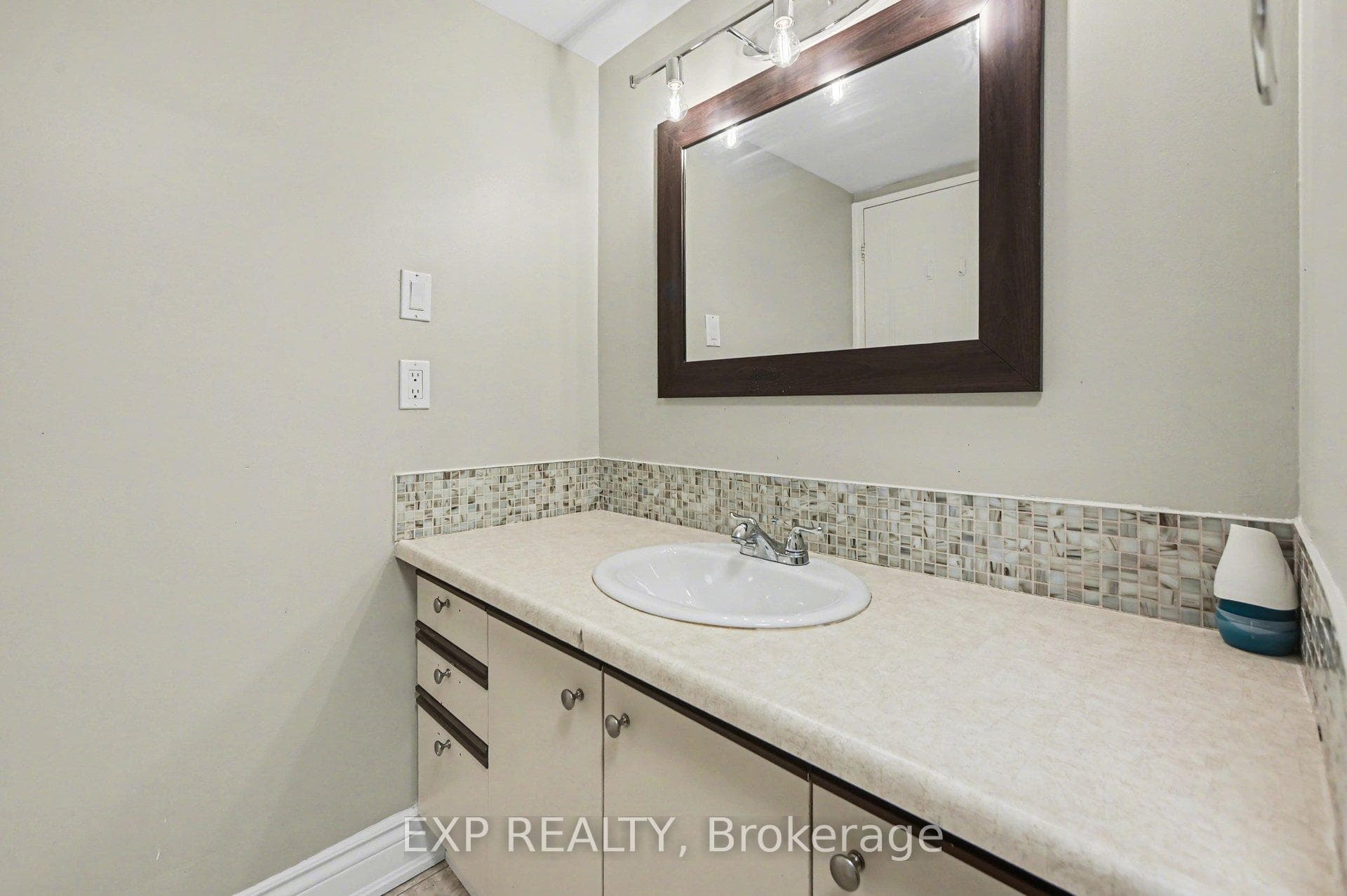 80 Sandcastle Drive Unit 404 photo 16