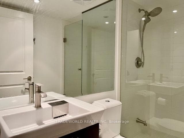 386 Yonge Street Unit 3615 photo 9