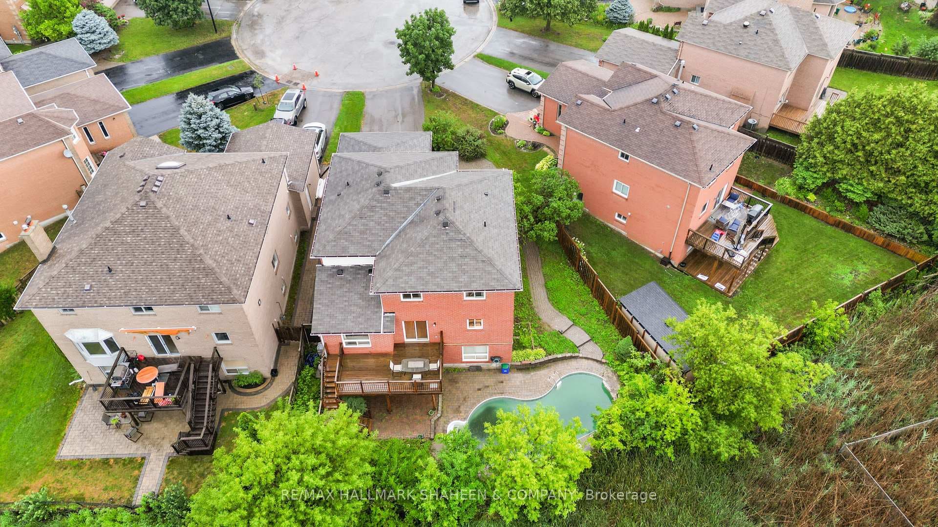 718 Firth Court photo 10