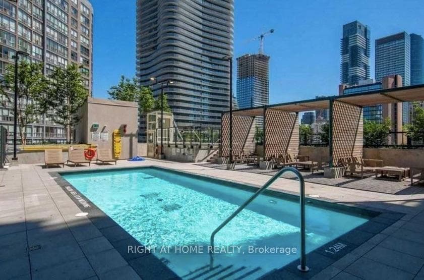 955 Bay Street Unit 2702 photo 18