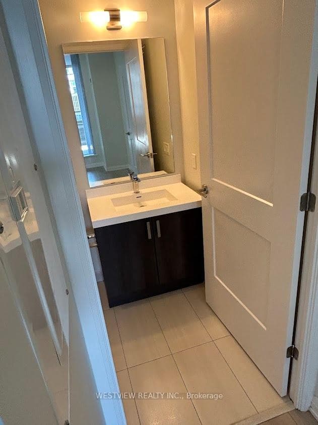7895 Jane Street Unit 211 photo 4