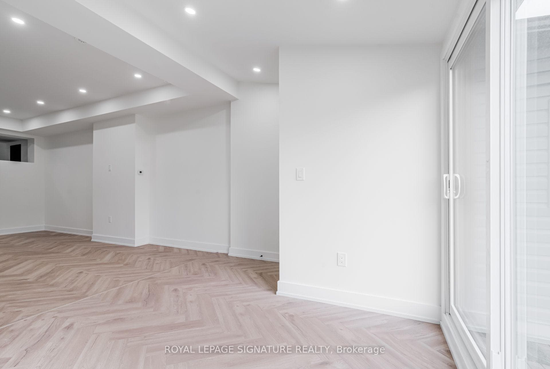 861 O'Connor Drive Unit 1 photo 3