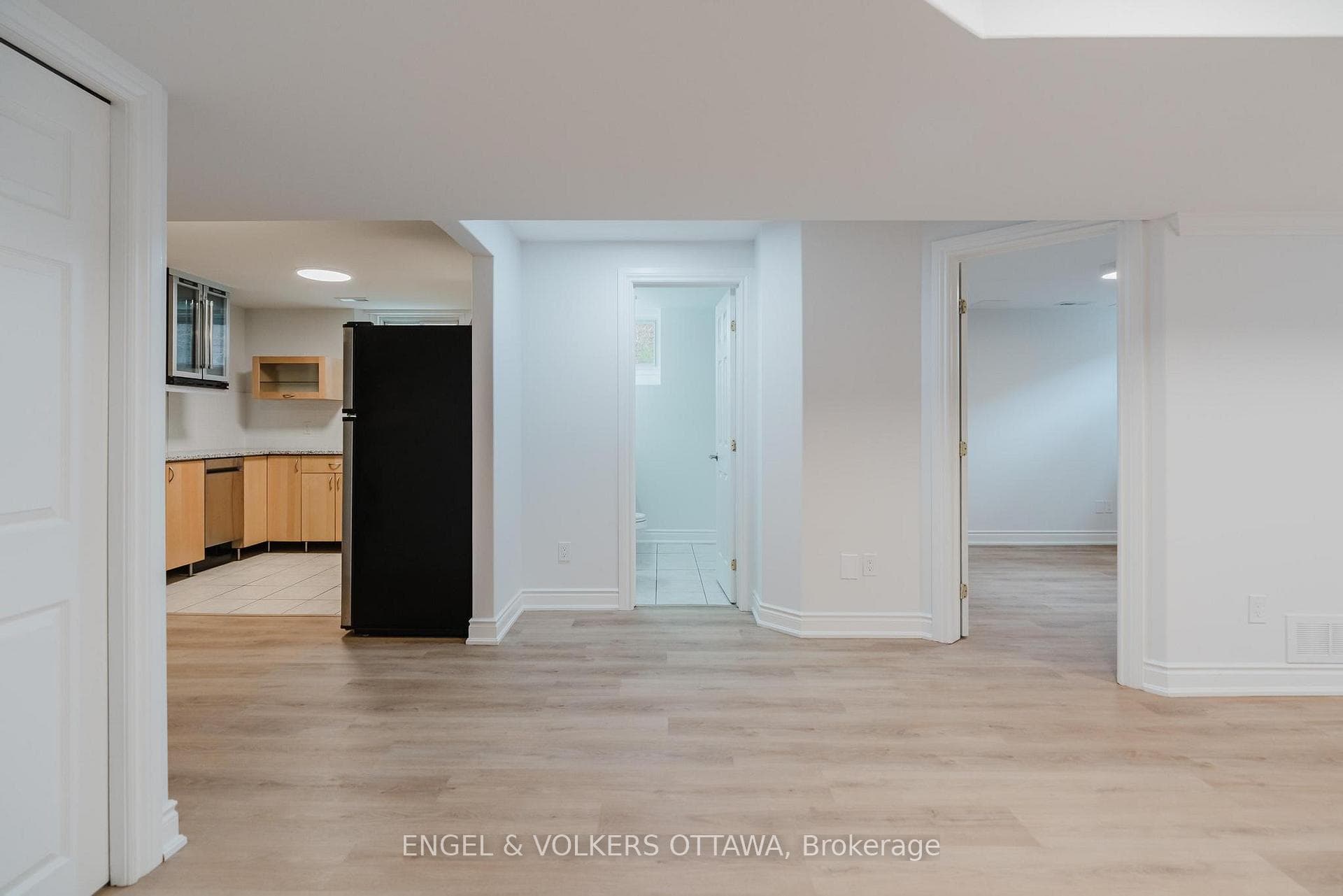 1649 Rosebella Avenue Unit B photo 13