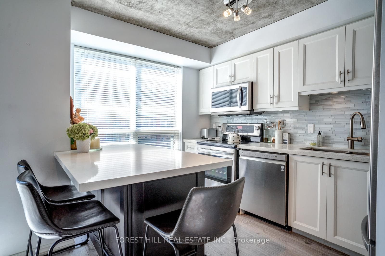 800 King Street Unit 605 photo 6