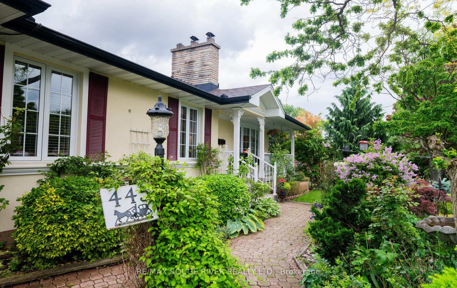 445 Friendship Avenue photo 3