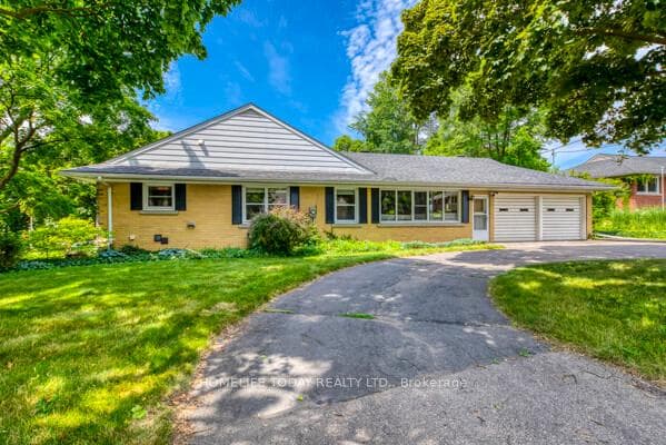 182 Forsyth Drive photo 4