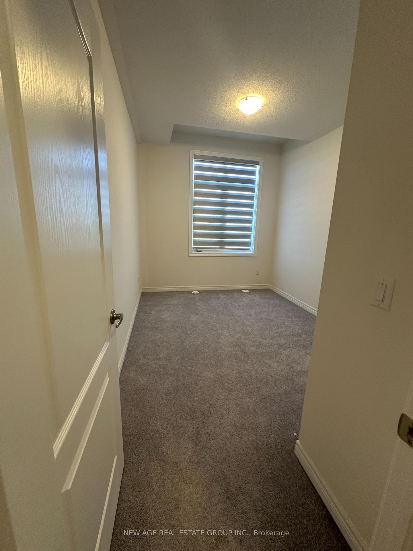 517 Dundas Street photo 24
