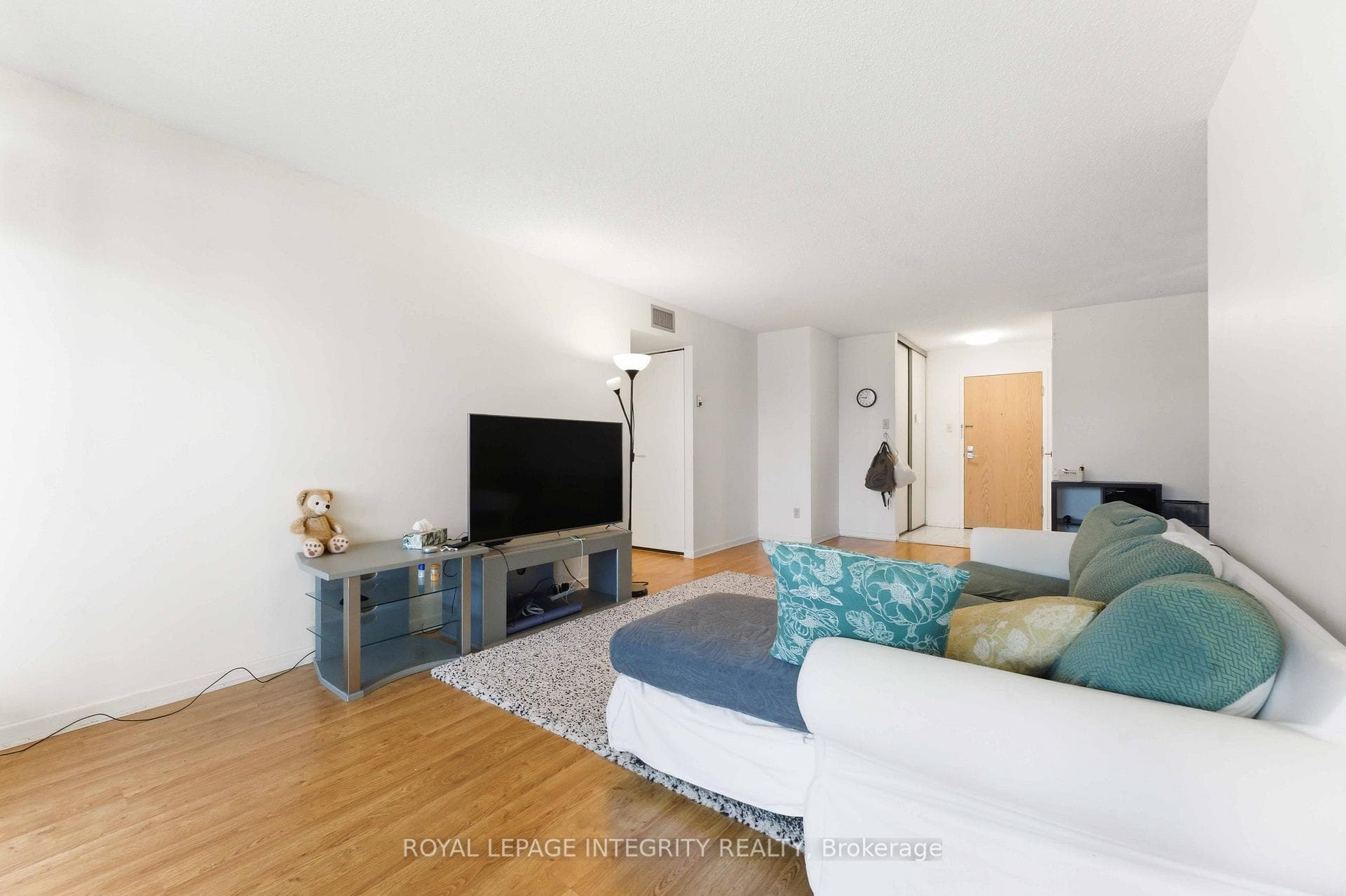 1500 Riverside Drive Unit 708 photo 9