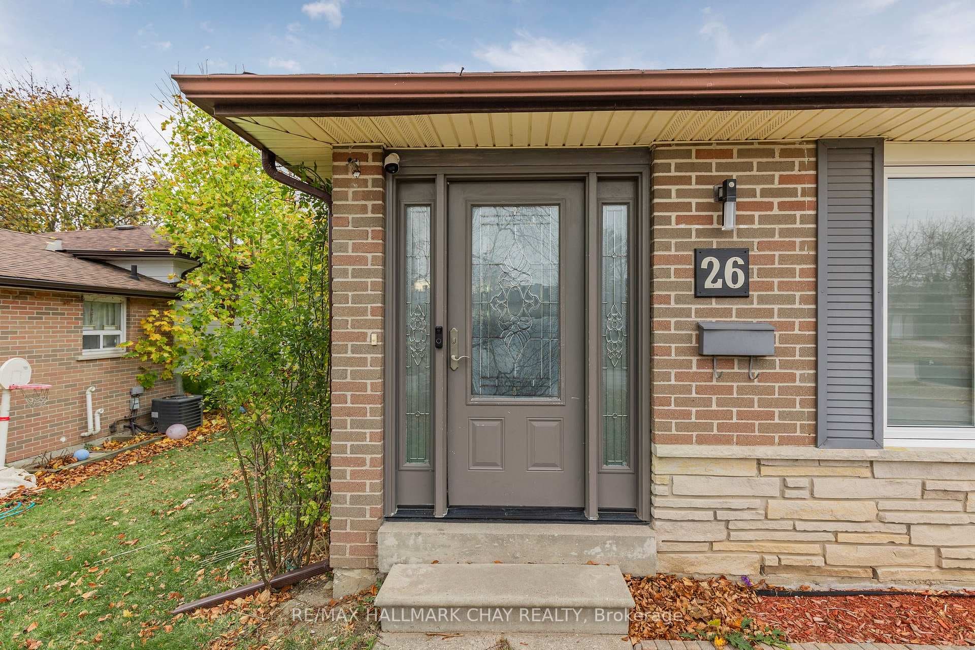 26 Roslyn Road Unit Upper photo 20