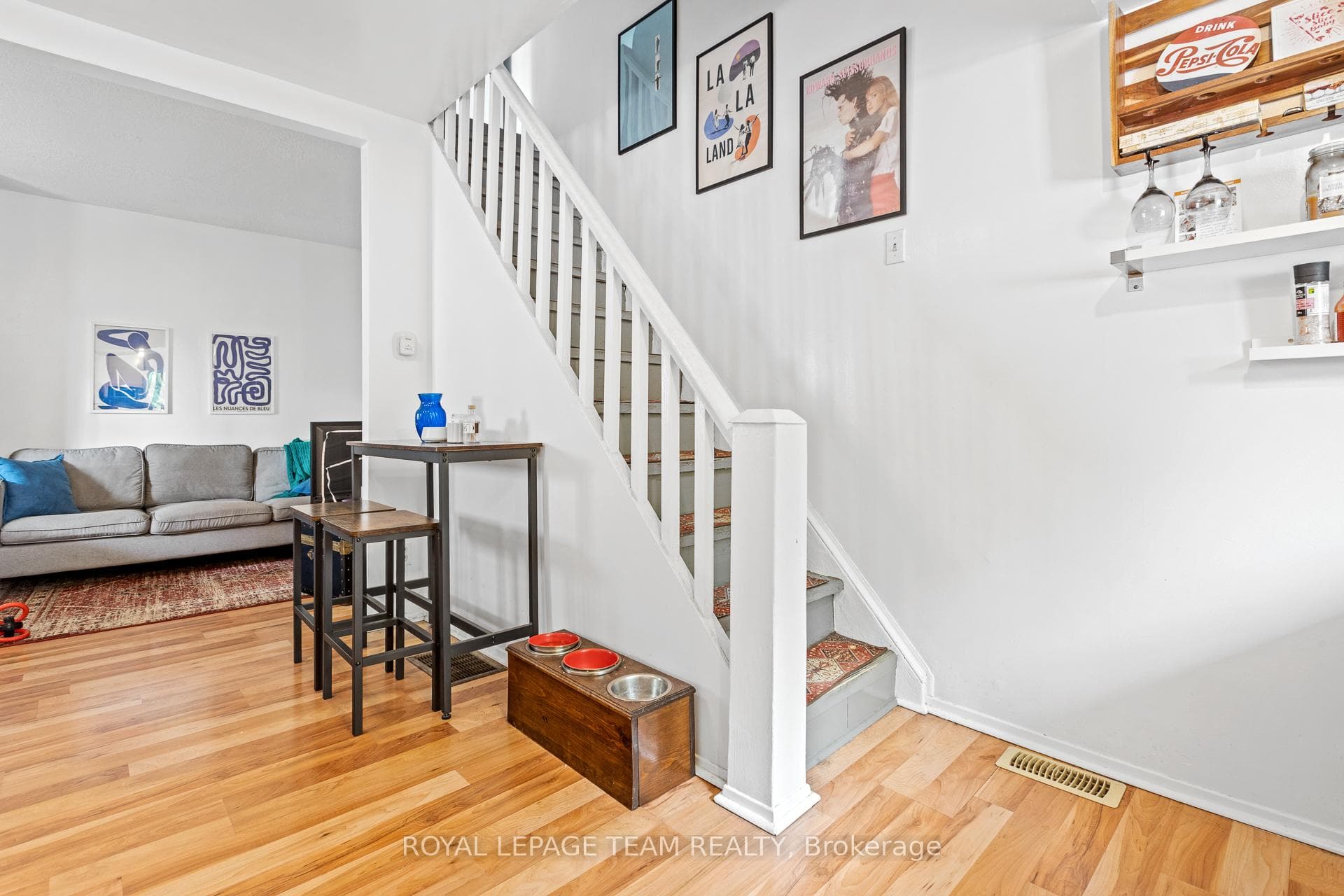 53-1/2 Champagne Avenue Unit B photo 6