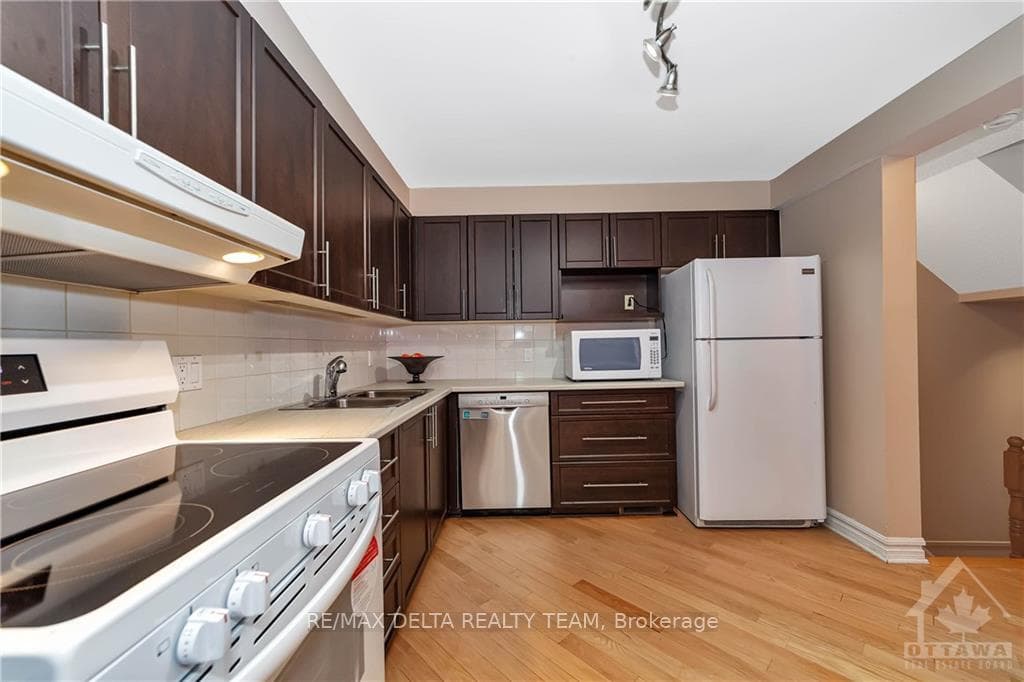 6160 OAK MEADOWS Drive photo 10