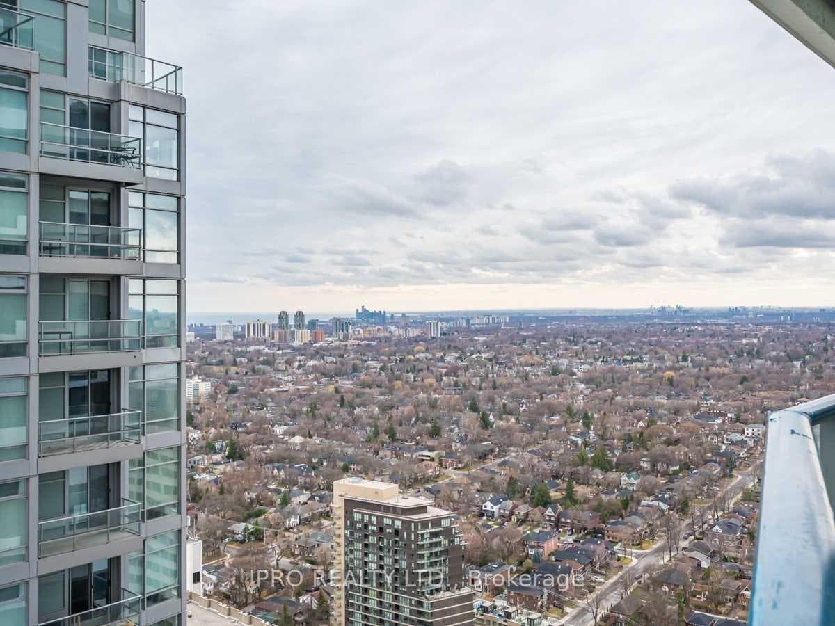 2221 Yonge Street Unit 3704 photo 22