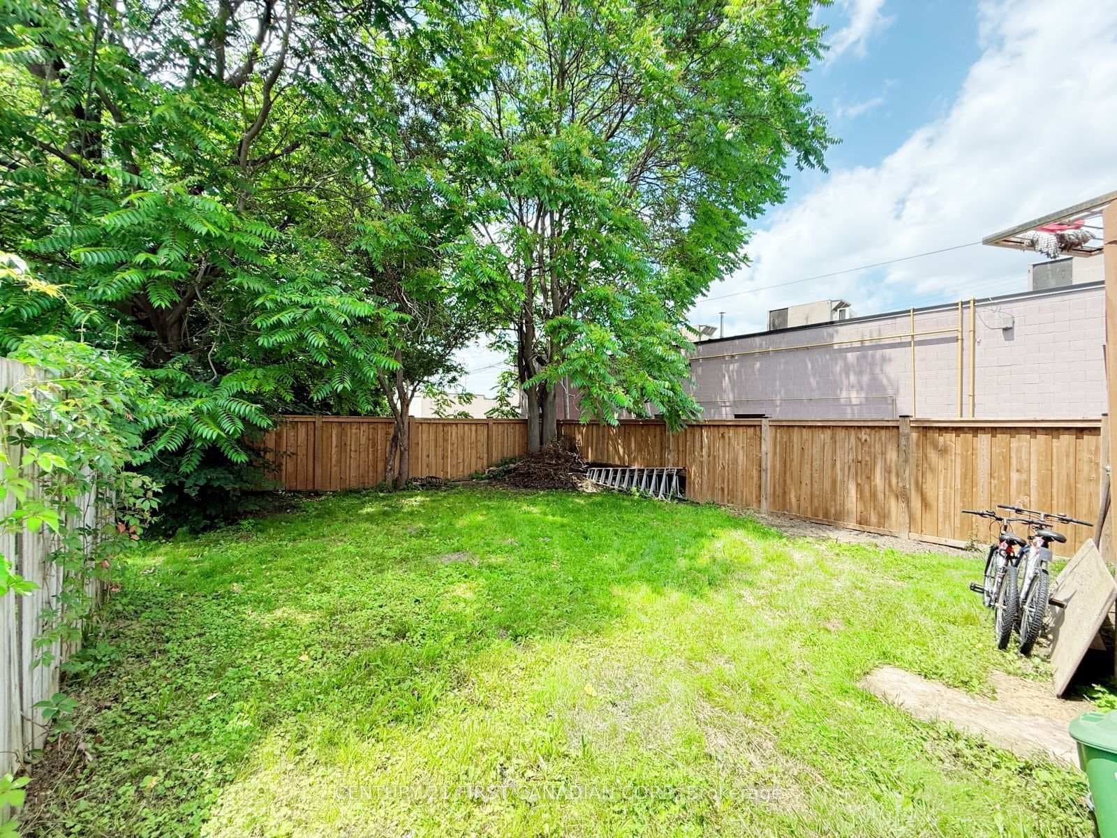 827 Quebec Street photo 39