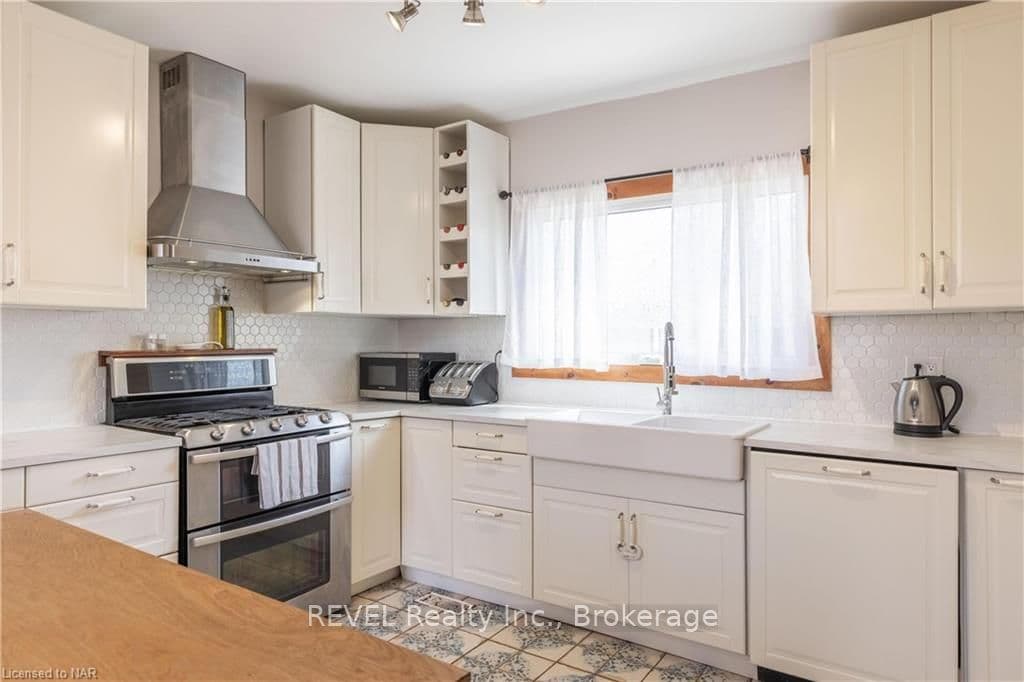 Brand new kitchen!