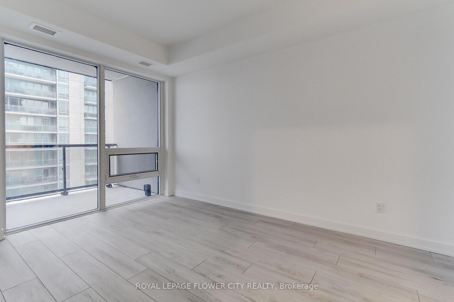 1035 Southdown Road Unit 1201 photo 19