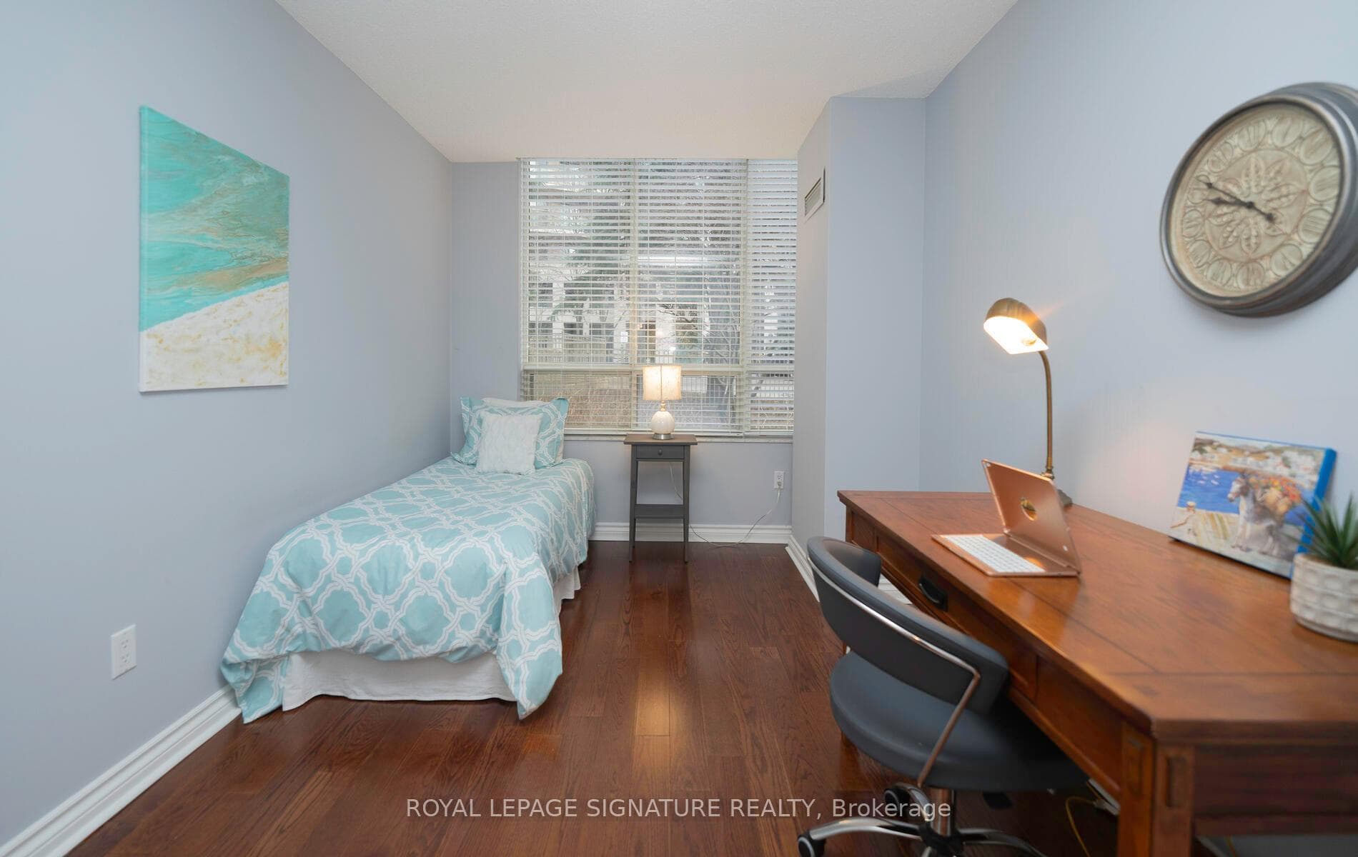 2nd Bedroom Or Home Office!