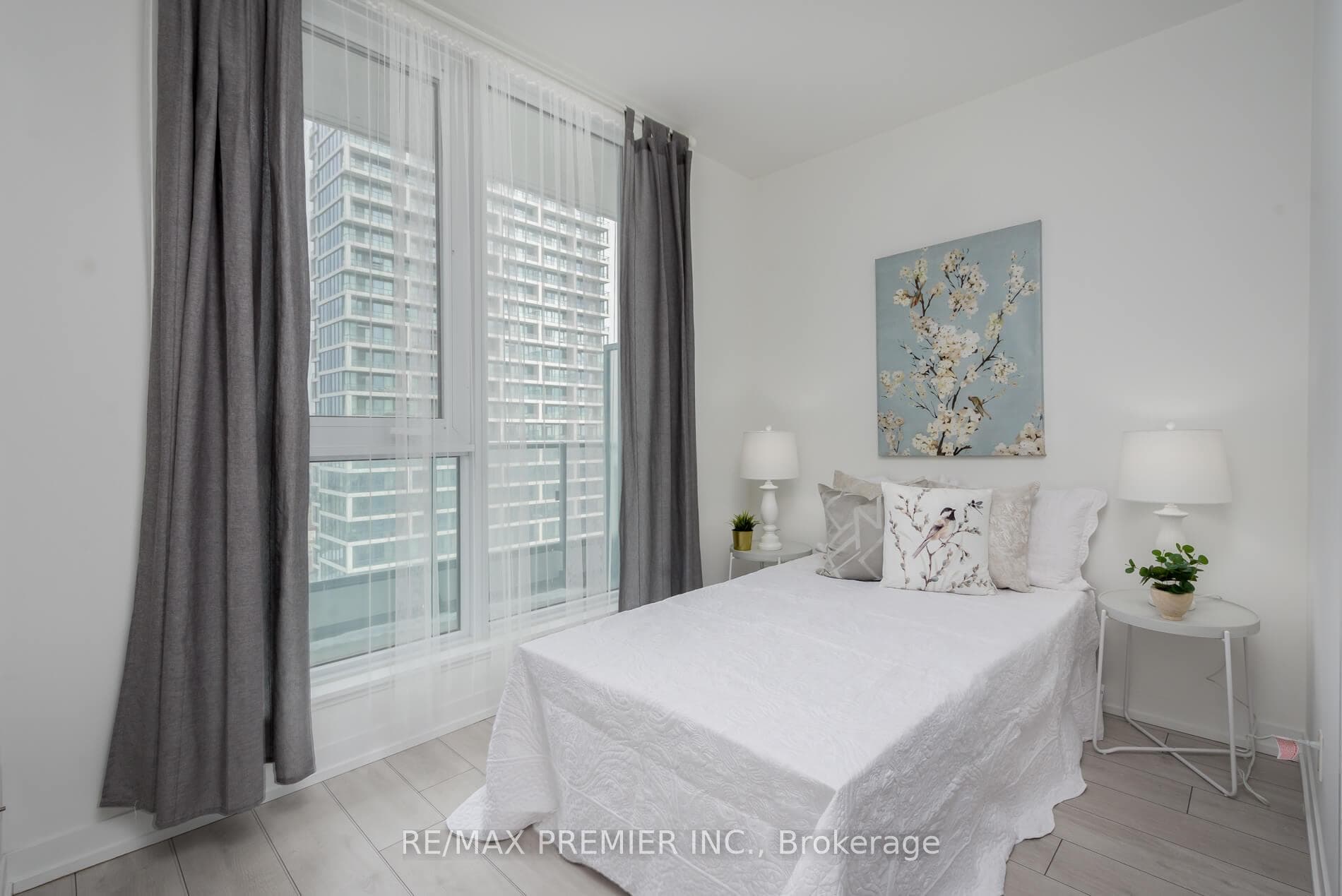 5 Buttermill Avenue Unit 2910 photo 16