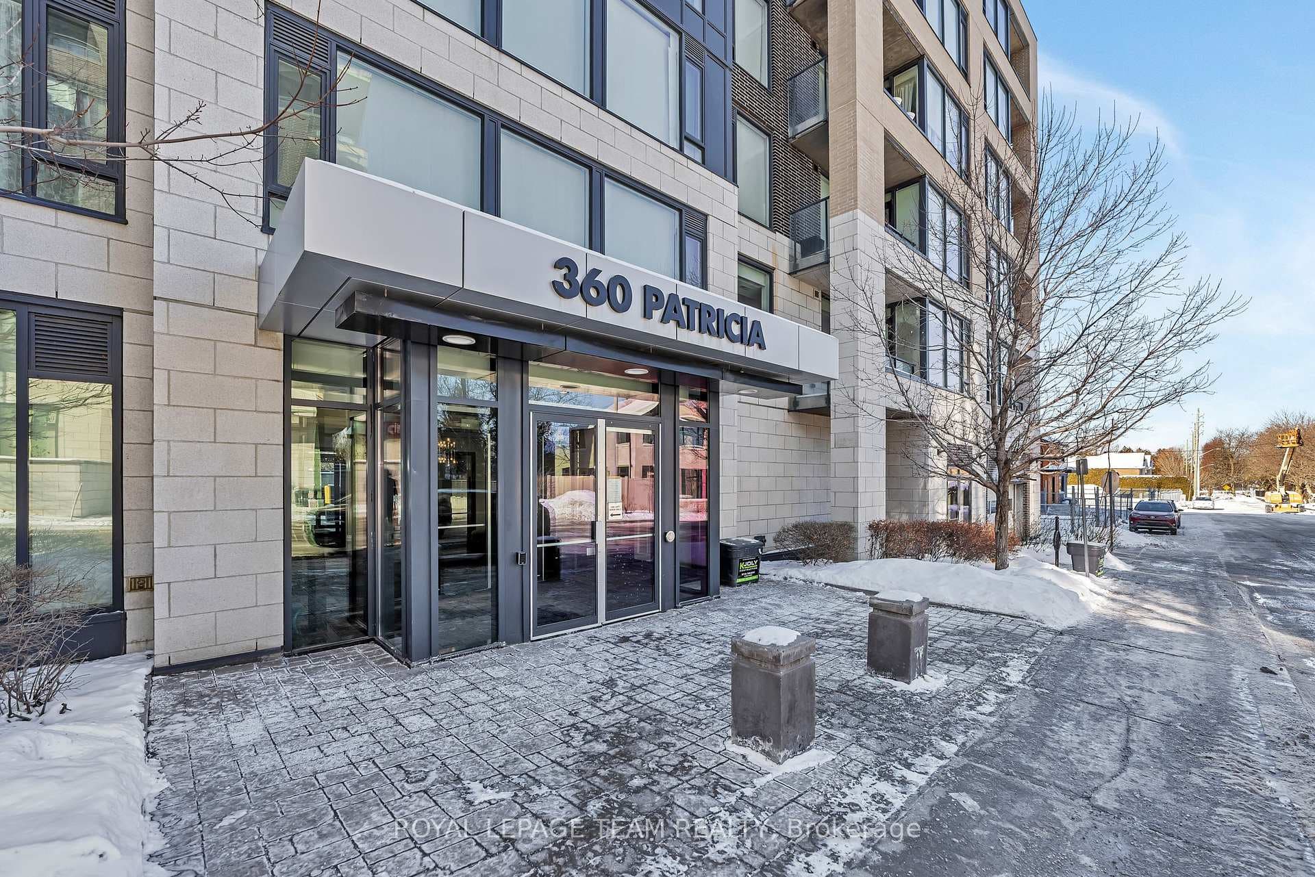 360 Patricia Avenue Unit 717 photo 1