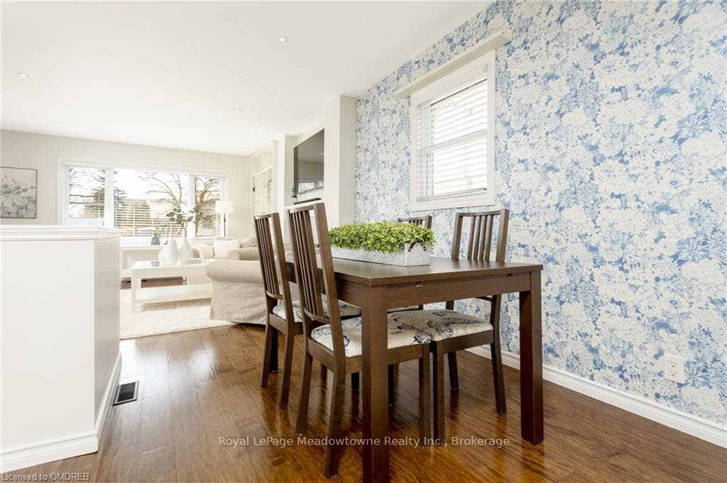 131 BELL Street photo 10