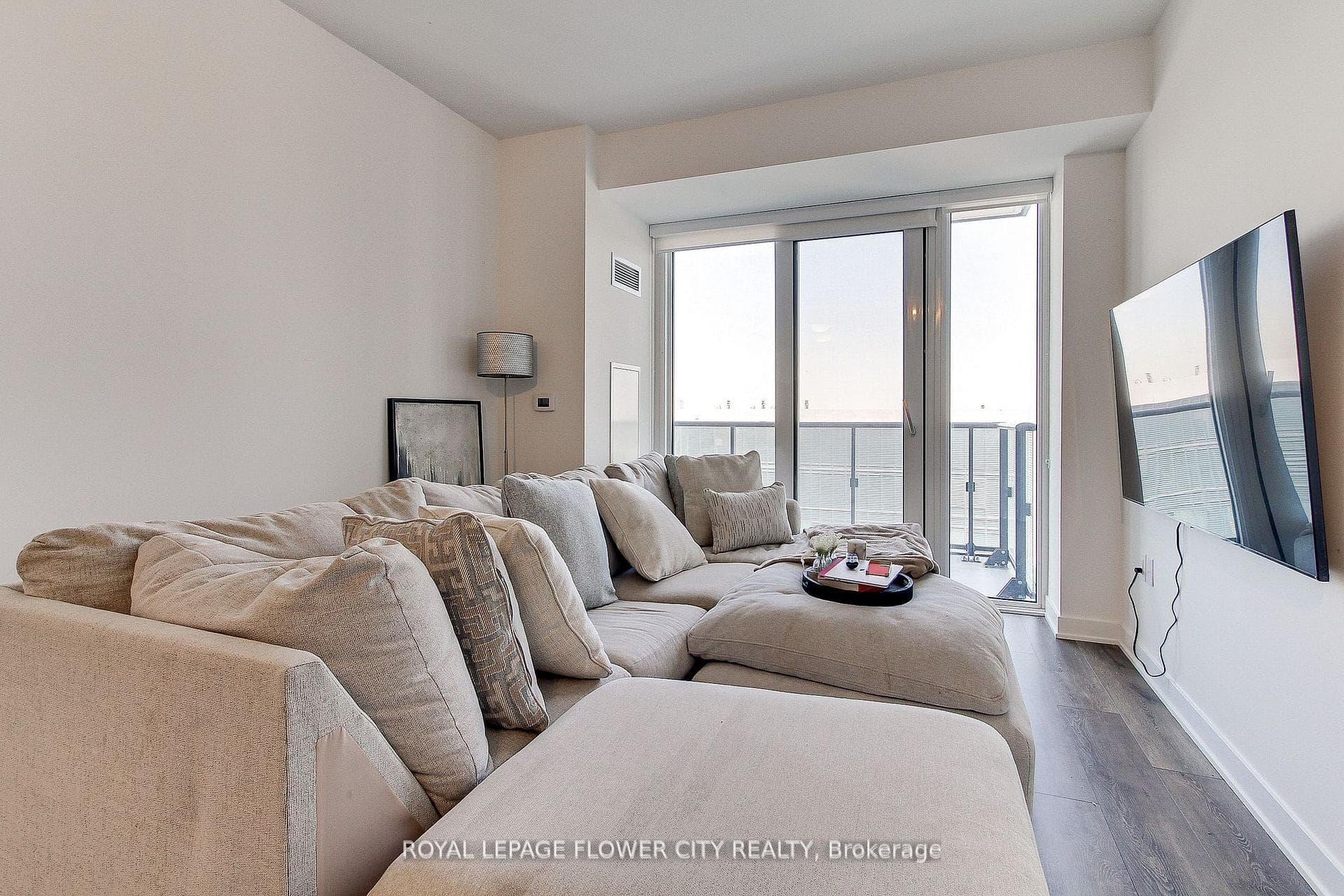 95 Oneida Crescent Unit 2305 photo 5