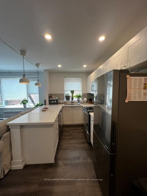 18 Anglesey Boulevard Unit 204 photo 1