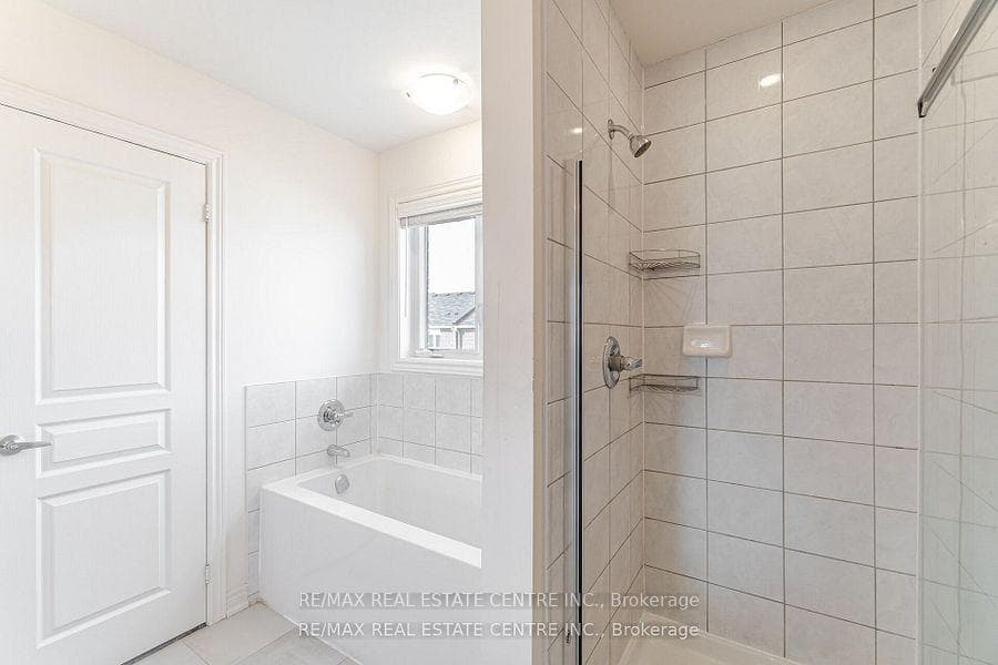 85 Bronson Terrace photo 32