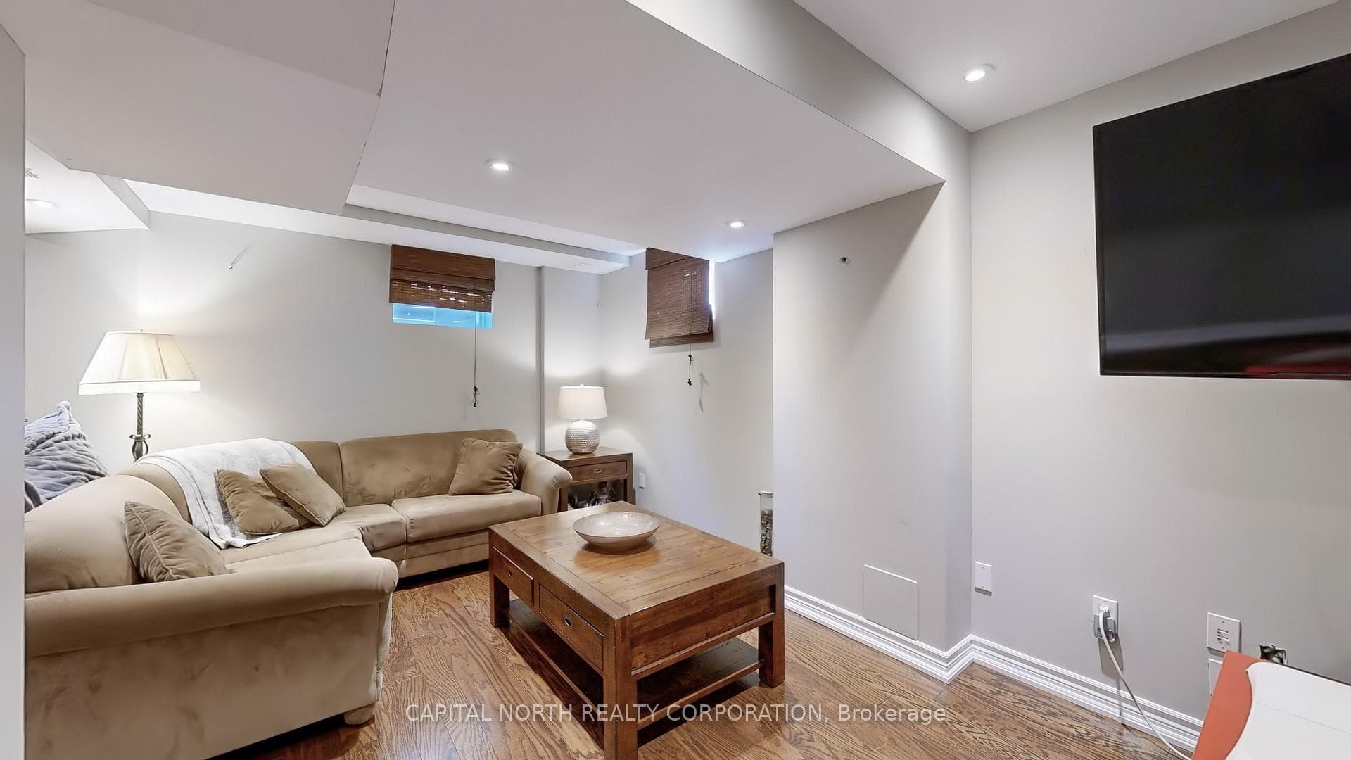 120 Bothwell Crescent photo 38