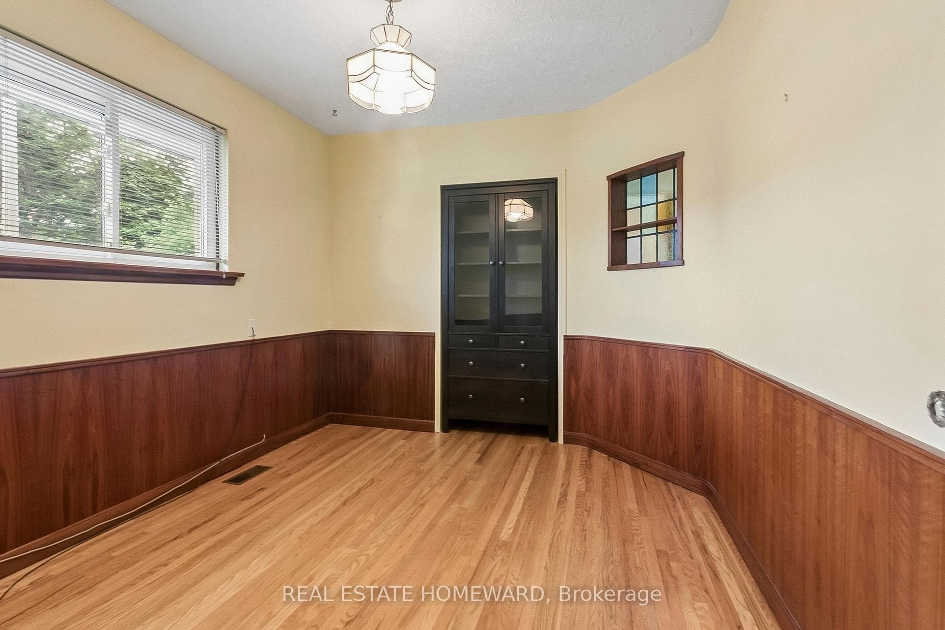 94 Rochman Boulevard photo 15