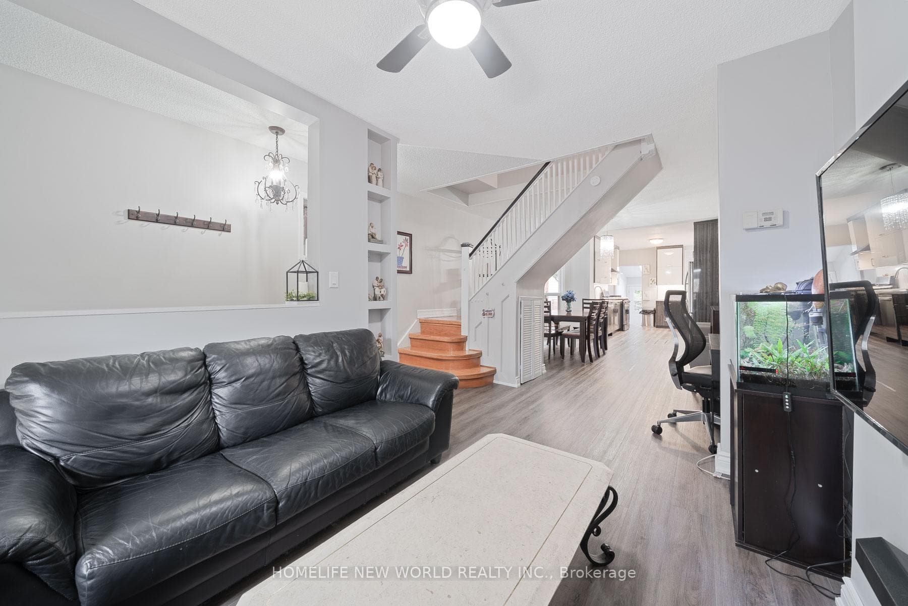 54 Marchmount Road photo 16