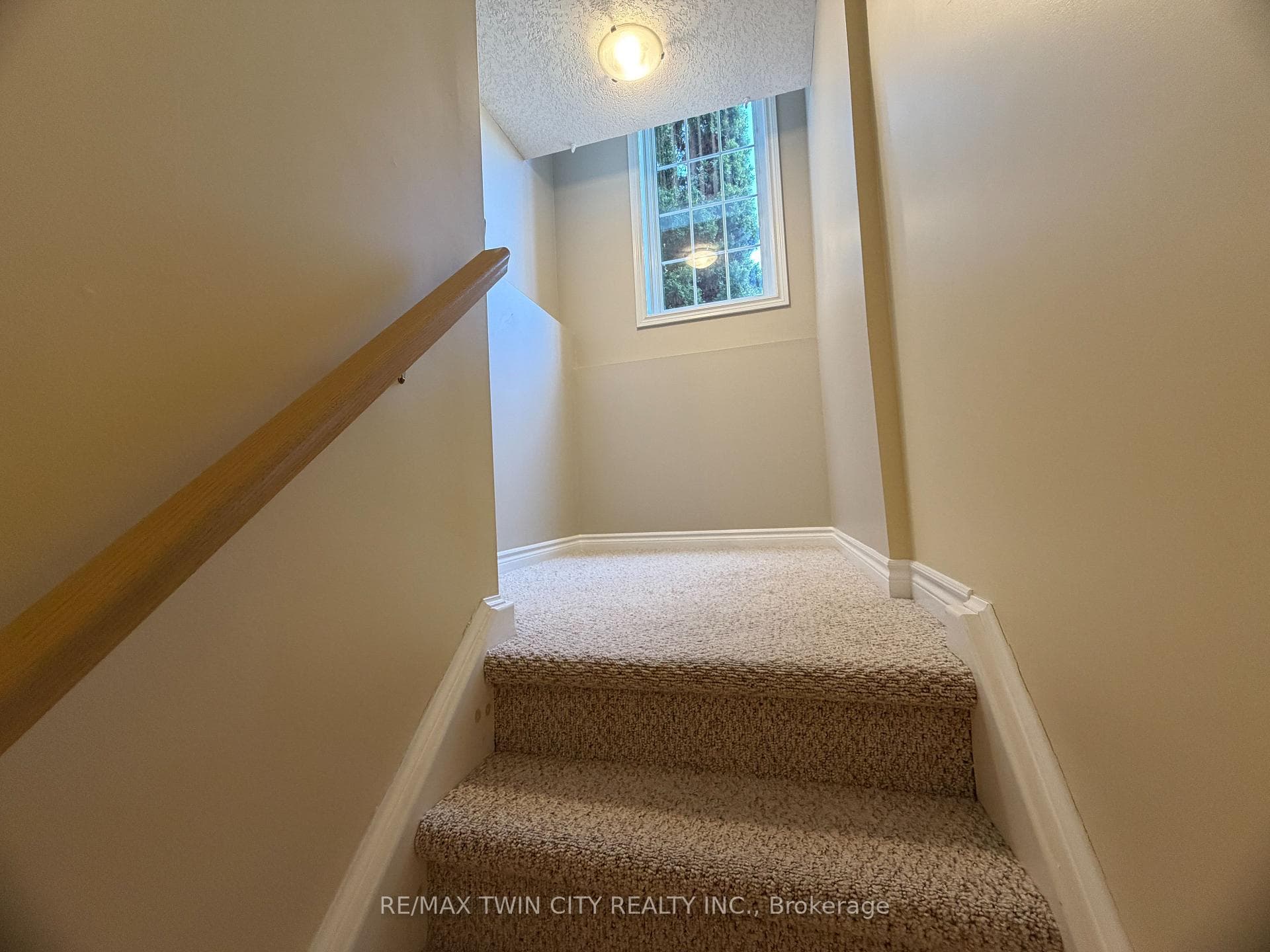 457 Dansbury Drive photo 14