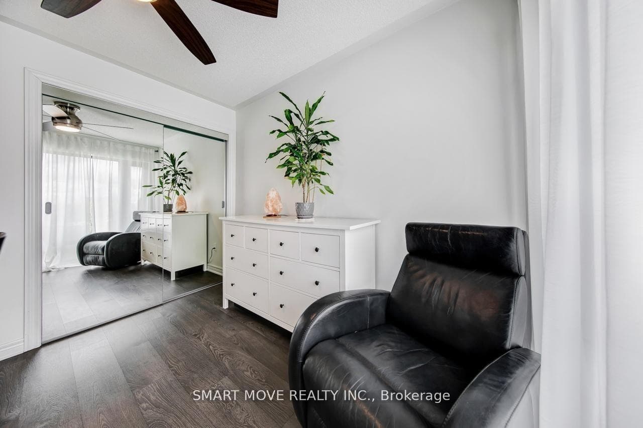 138 Widdicombe Hill Boulevard Unit 716 photo 11
