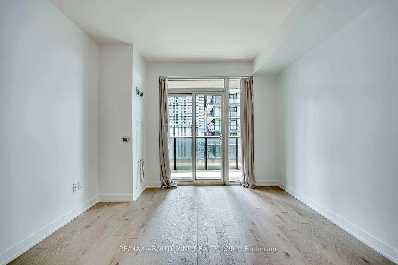 330 Richmond Street Unit 2601 photo 11