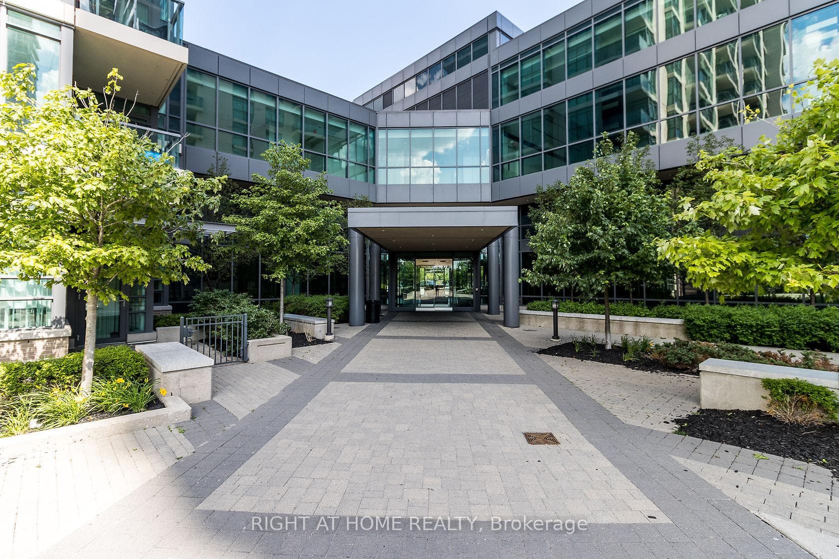 215 Sherway Gardens Road Unit 2805 photo 4