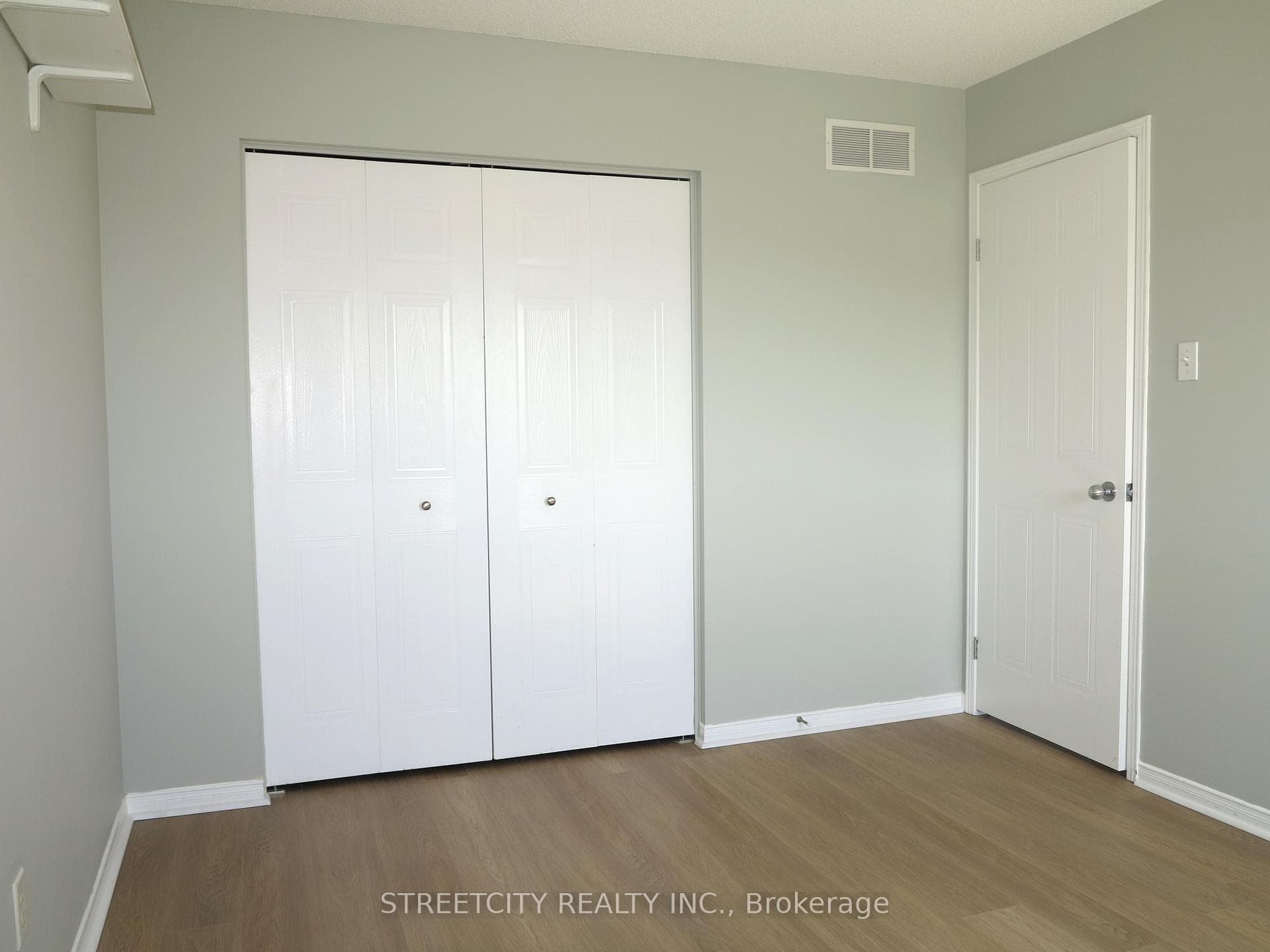 1851 Creekside Street photo 19