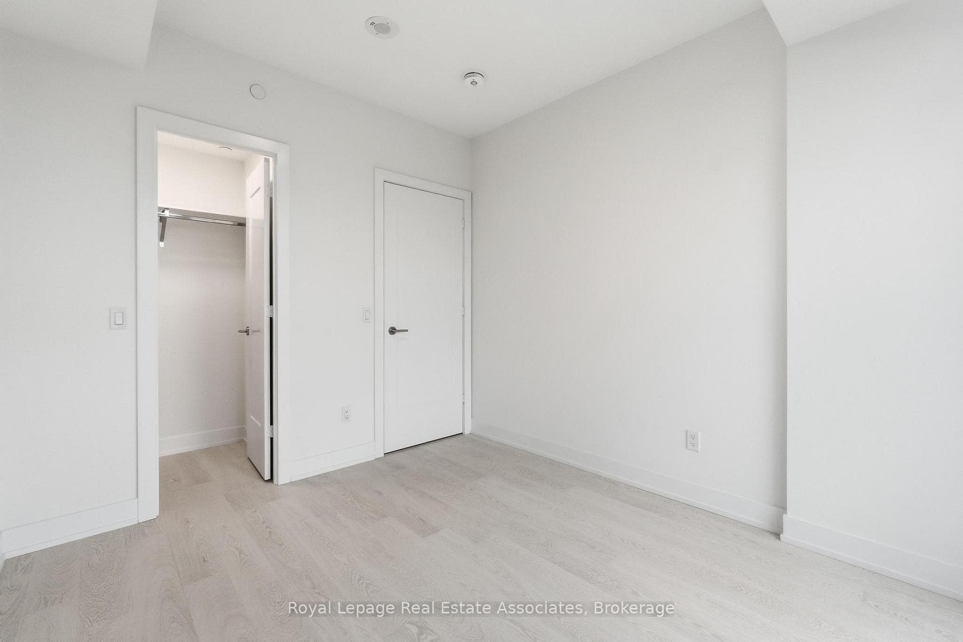 25 Cordova Avenue Unit 1906 photo 14