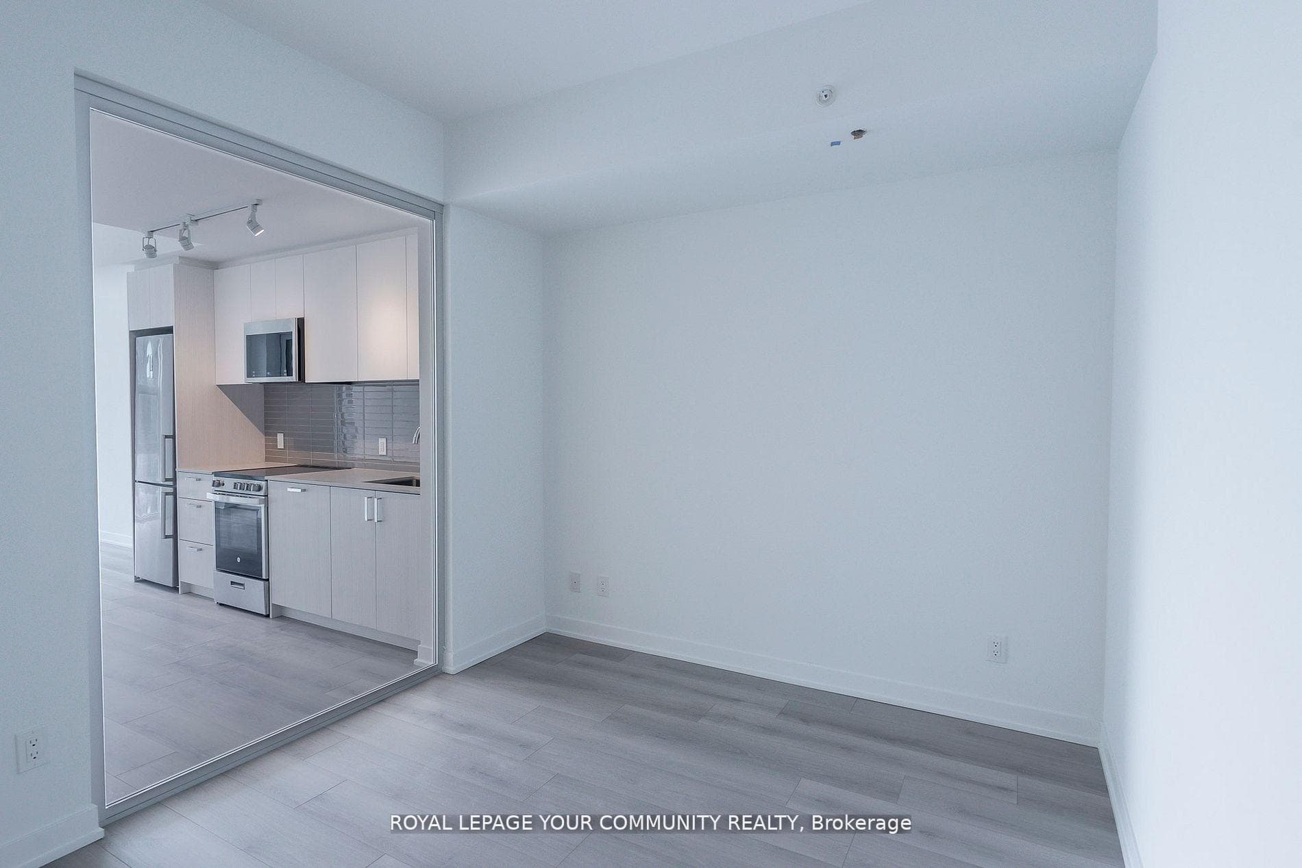 1787 St Clair Avenue Unit 417 photo 6