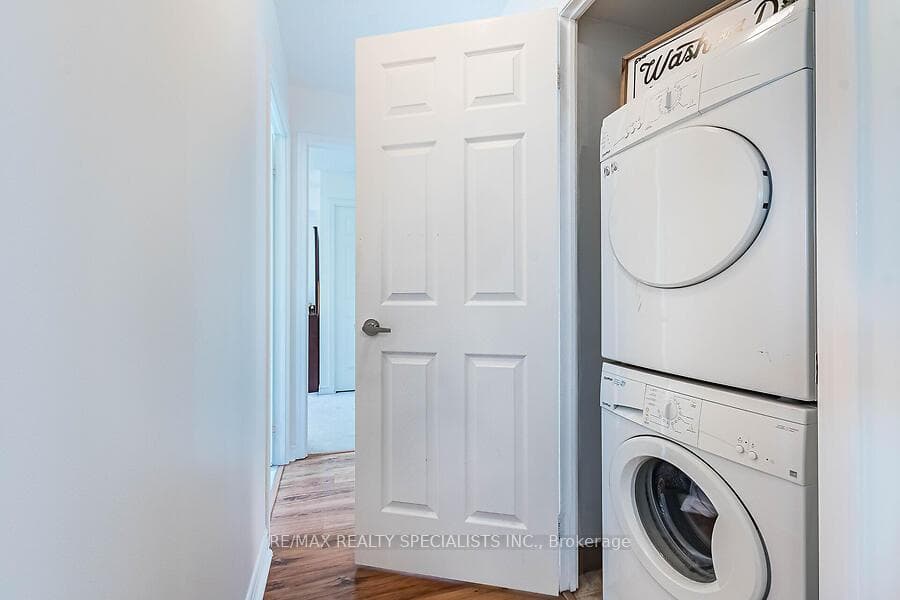 335 Rathburn Road Unit 1703 photo 15