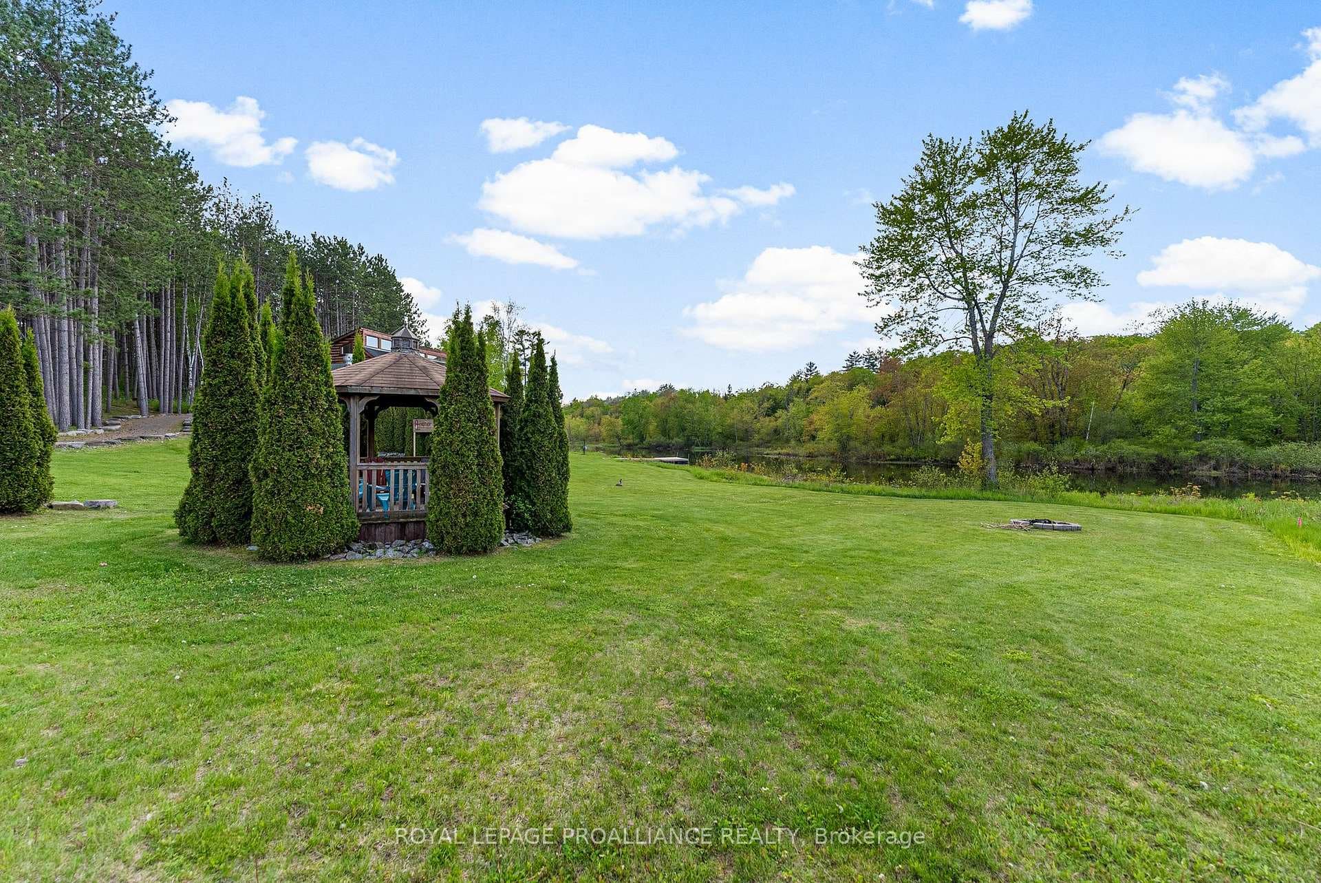 16 Beaver Creek Lane photo 2