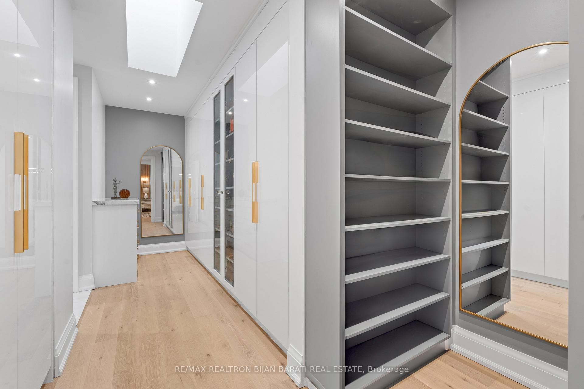 422 Hounslow Avenue photo 30