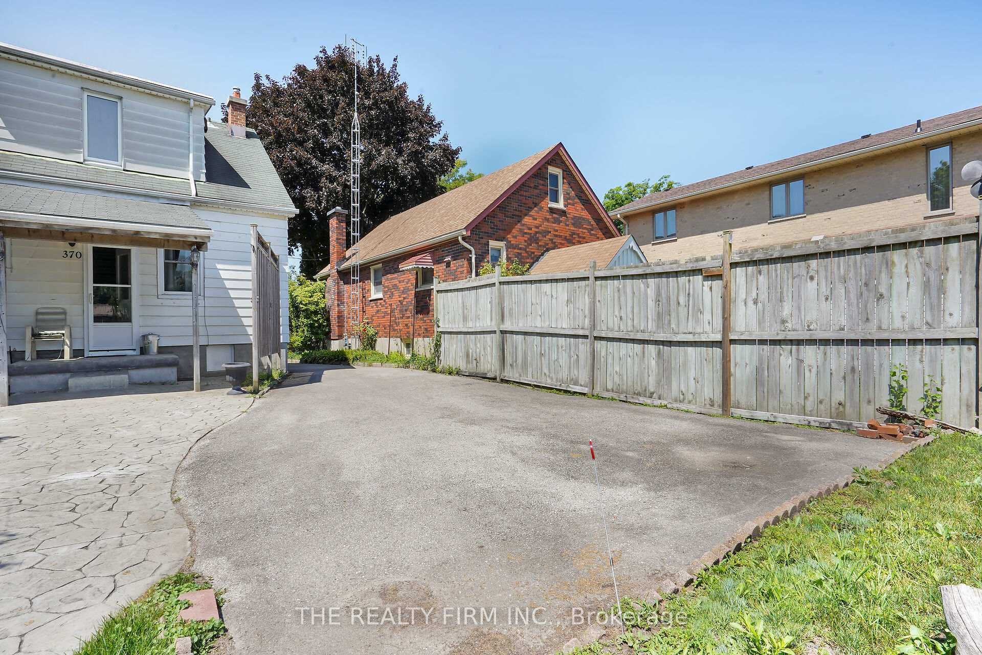 370 Spruce Street photo 5