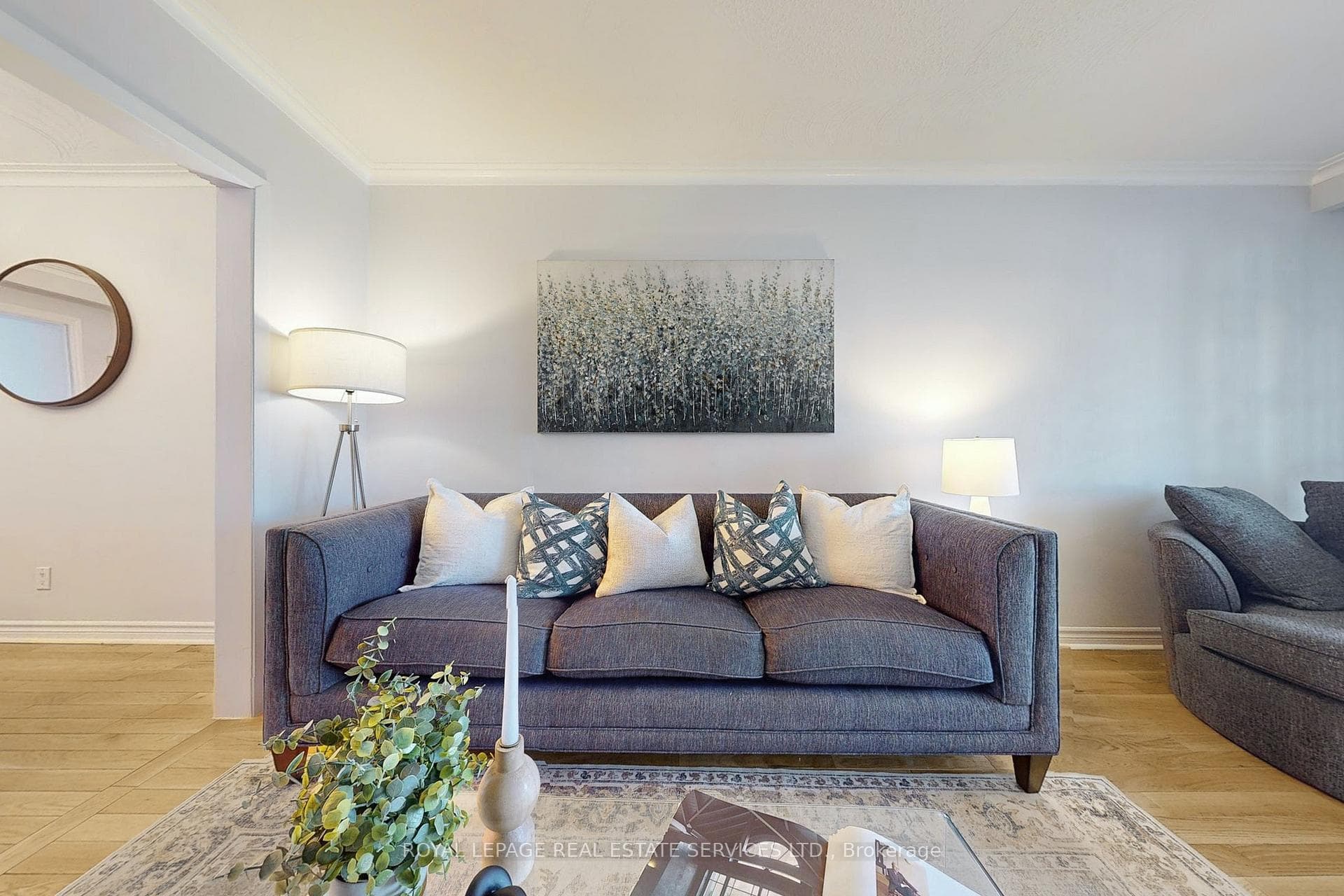 550 Westmount Avenue photo 4