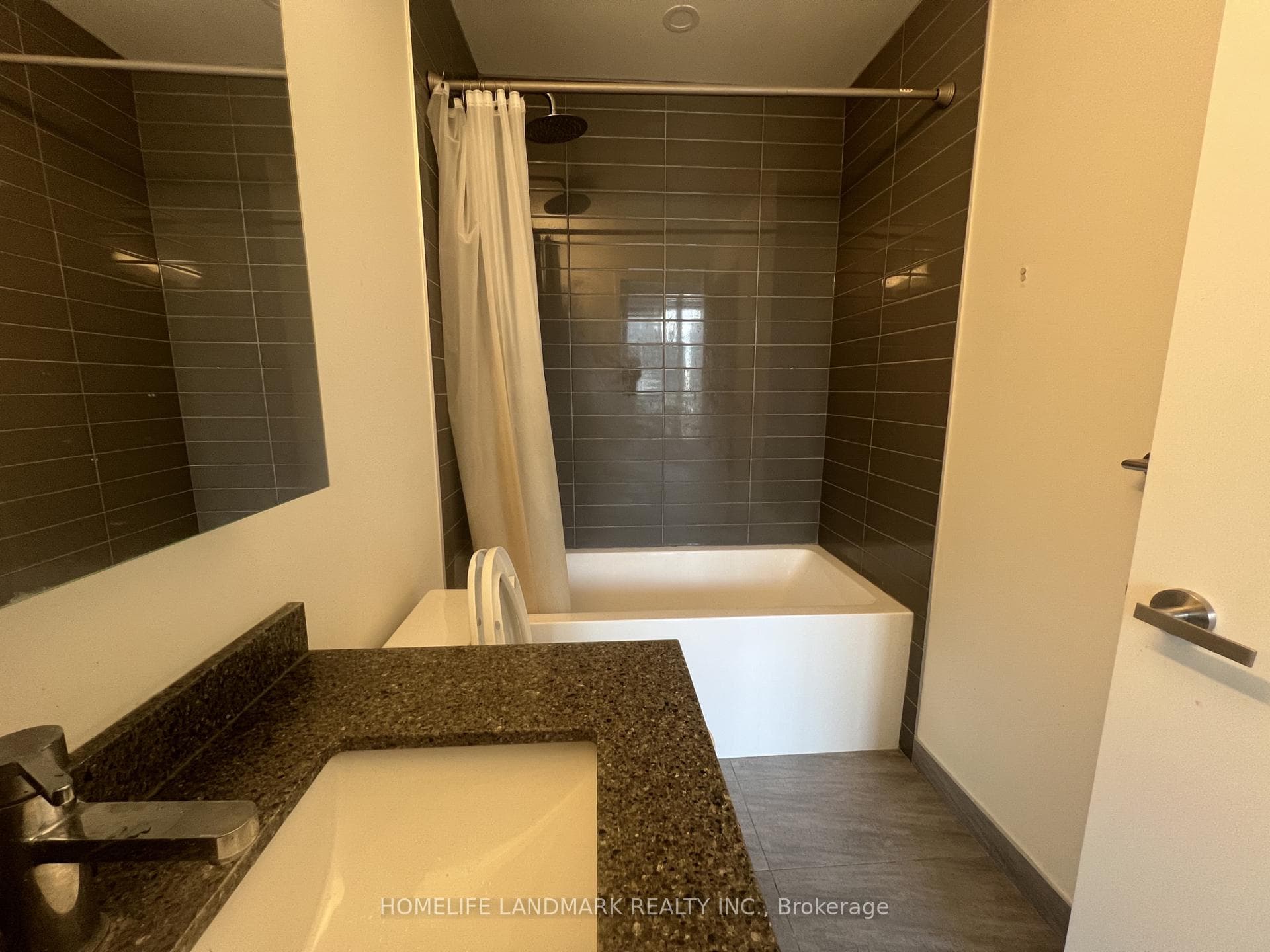 8868 Yonge Street Unit 808E photo 11
