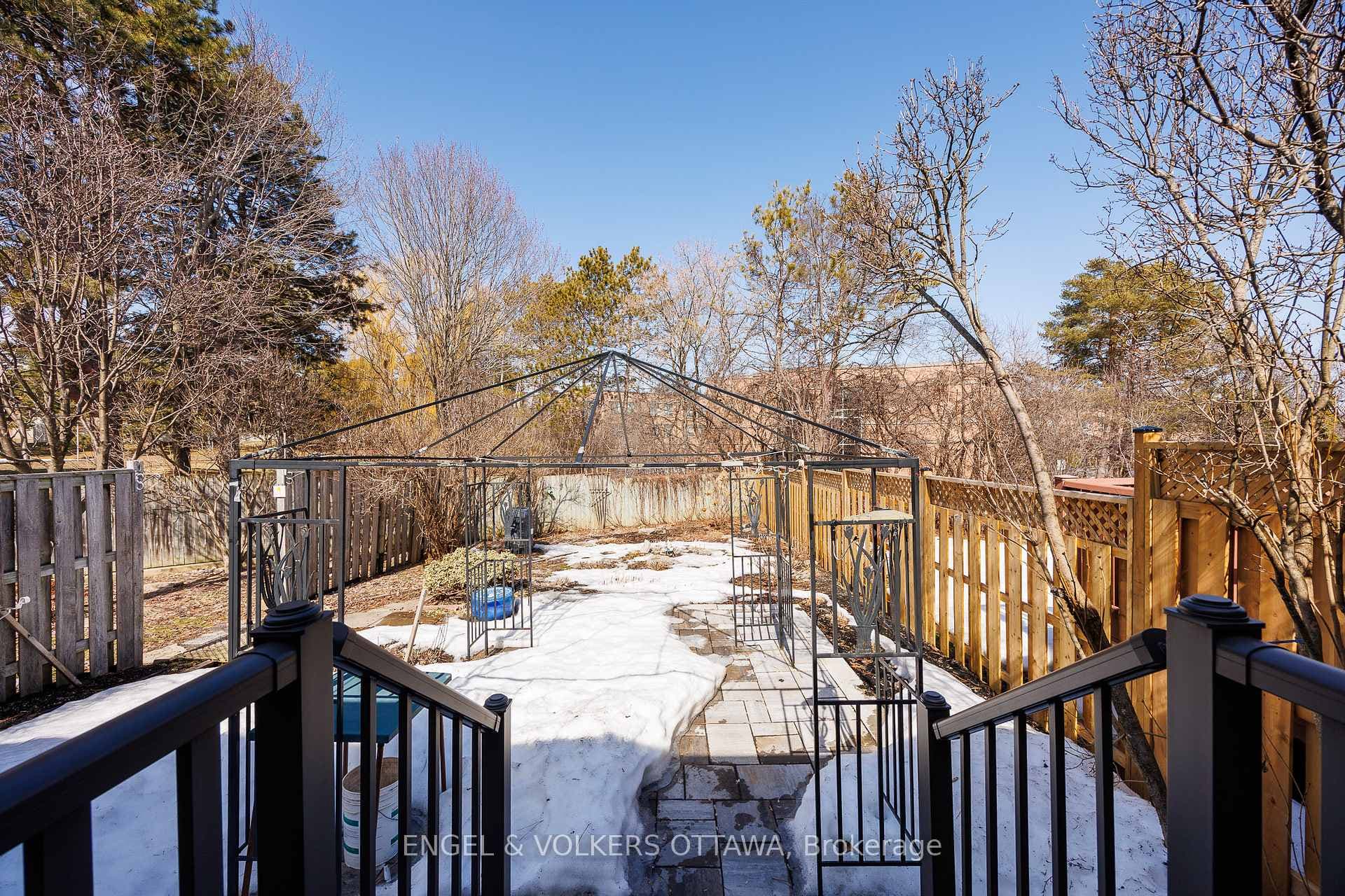 34 Briardale Crescent photo 46