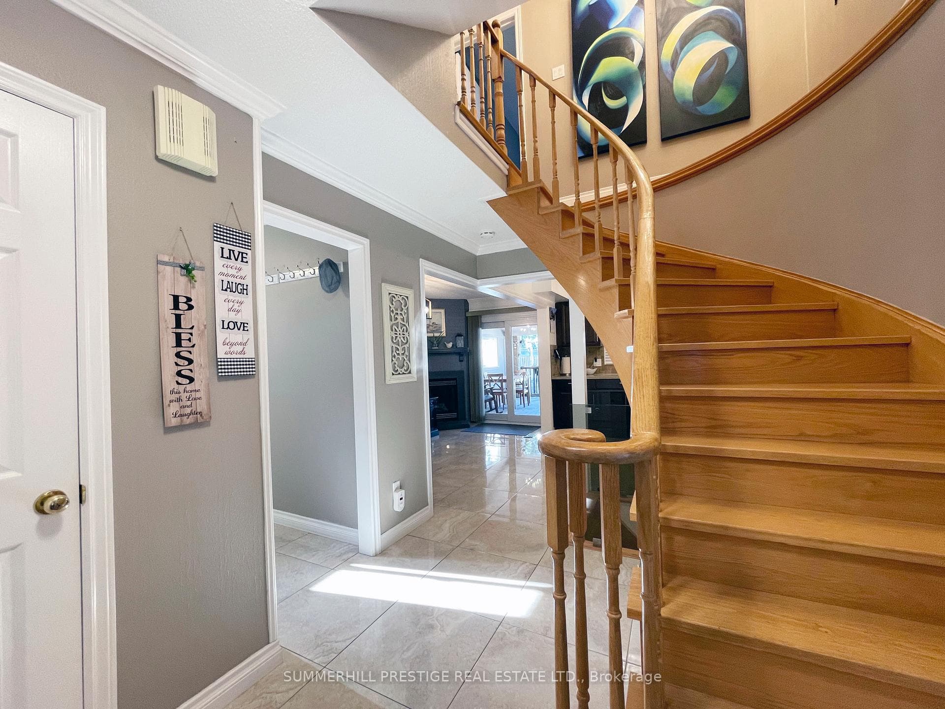 6 Gurr Crescent photo 6