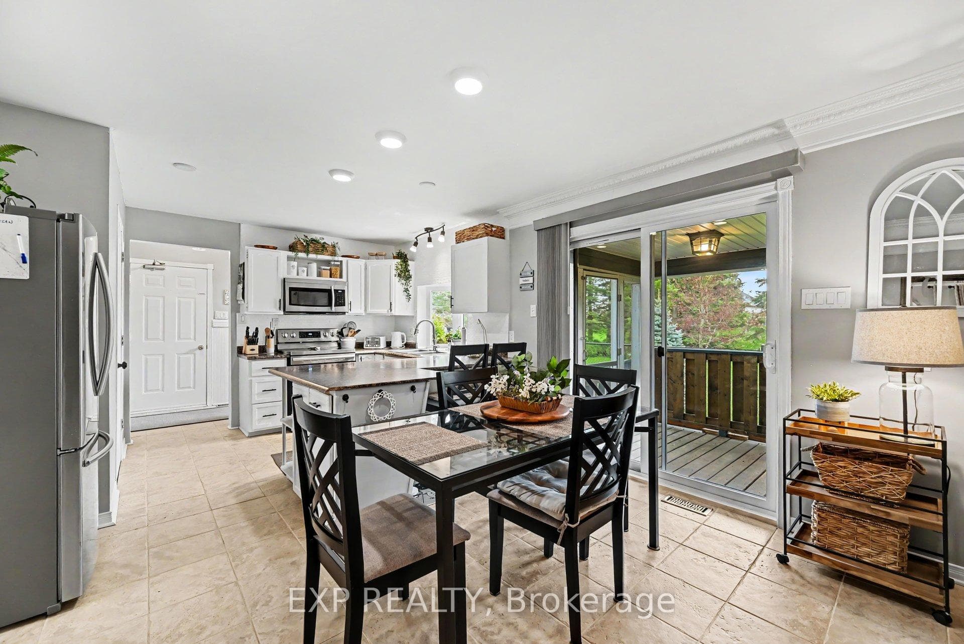 41 Loyalist Crescent photo 14