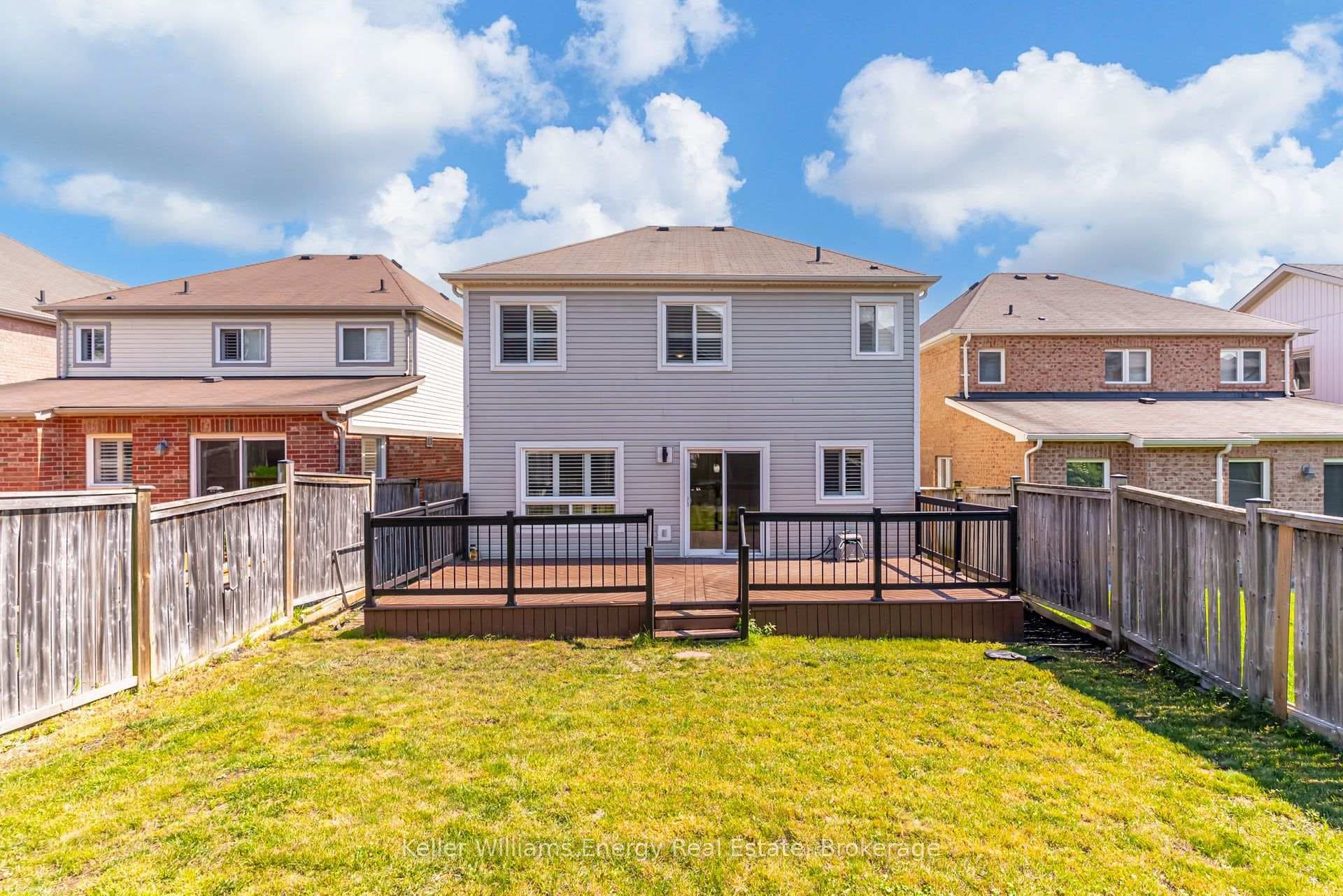1342 Harlstone Crescent photo 41