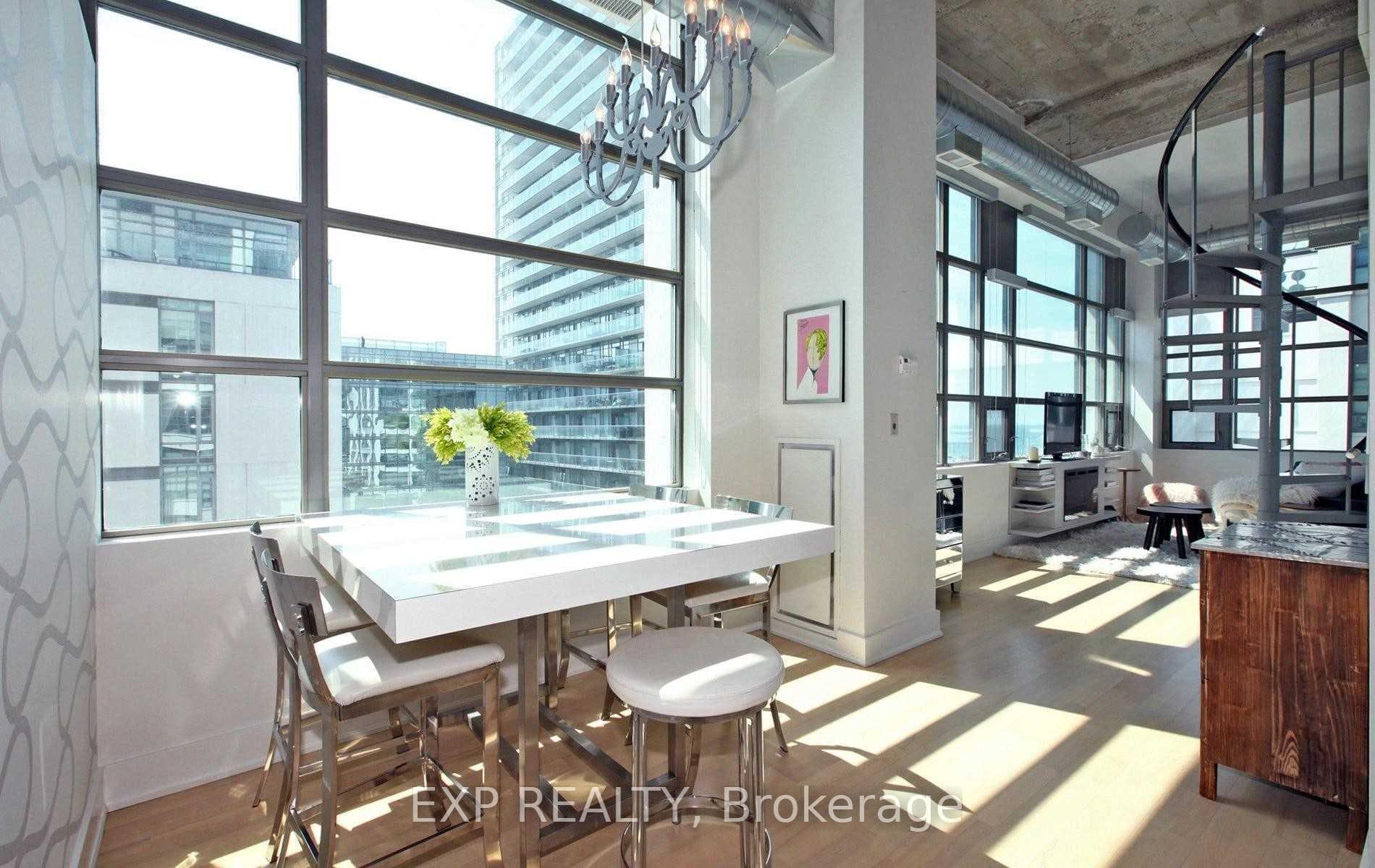 637 Lake Shore Boulevard Unit 527 photo 3