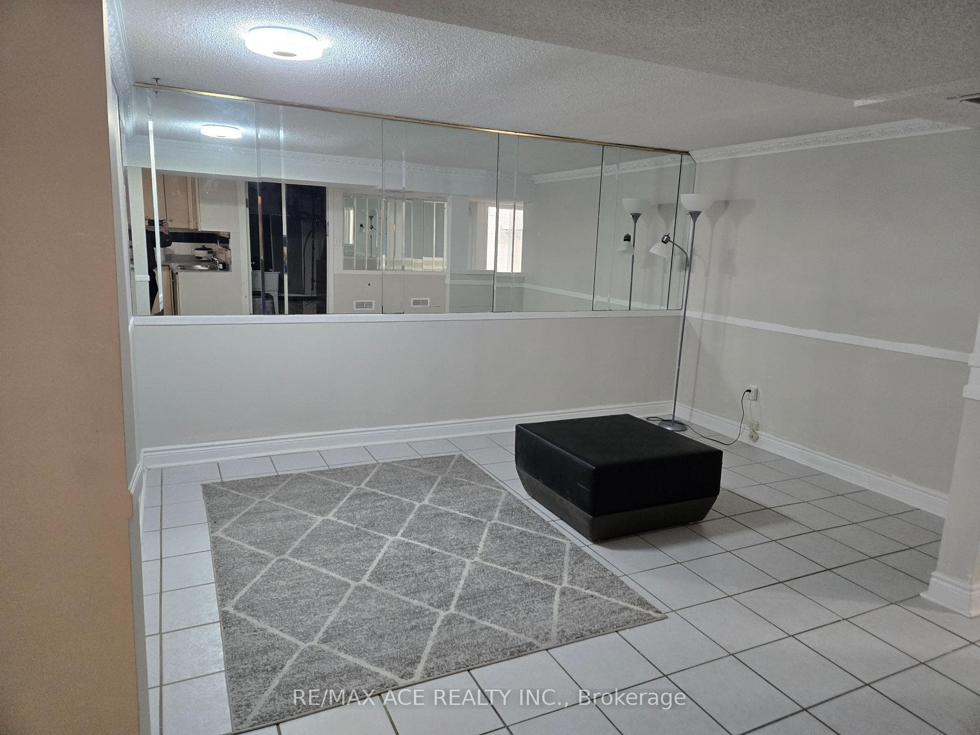 65 Dellbrook Crescent Unit Bsmt photo 4