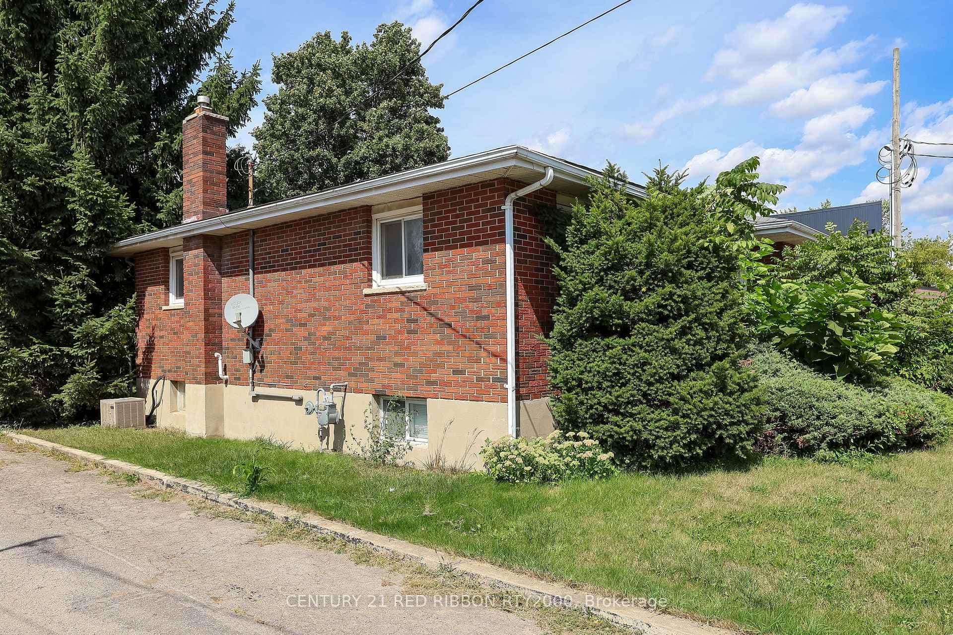 205 Metcalfe Street photo 6