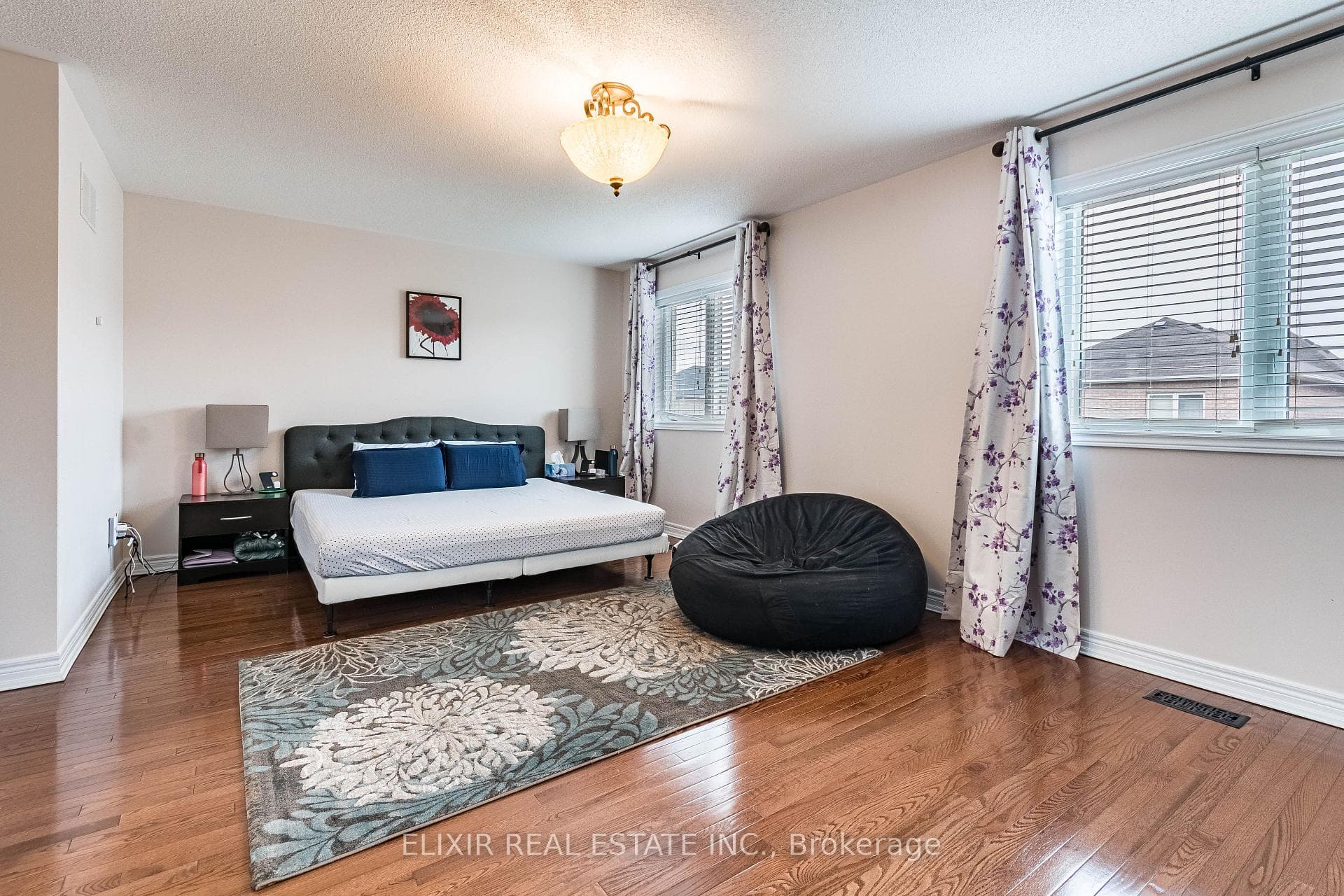20 Manordale Crescent photo 8